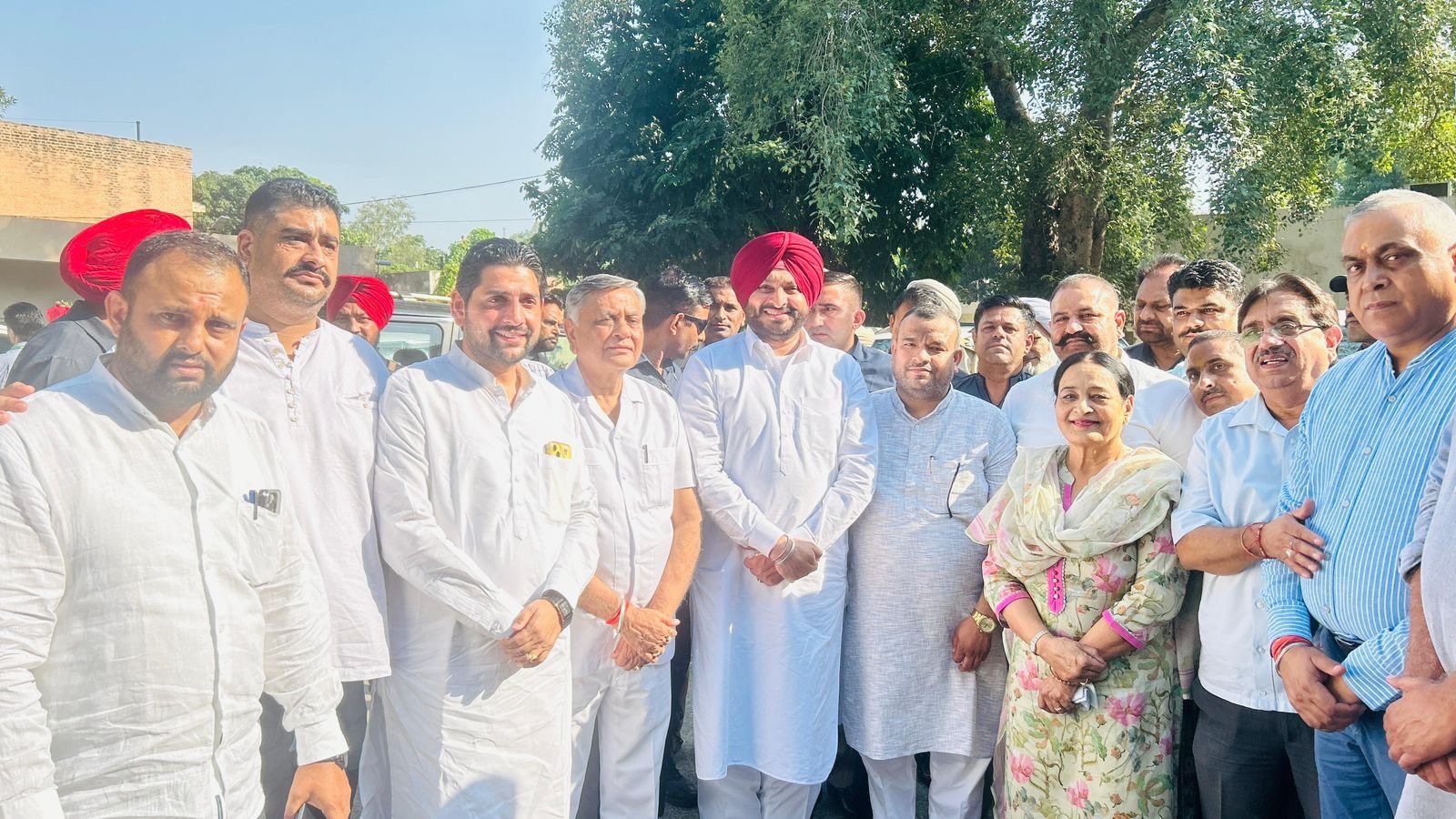 केंद्रीय मंत्री रवनीत बिट्टू का जालंधर भाजपा ने सर्किट हाऊस में स्वागत किया।