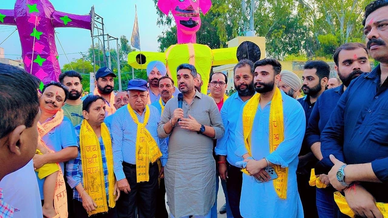 ਭਗਤ ਸਿੰਘ ਕਲੋਨੀ ਵਿੱਚ ਮਨਾਇਆ ਗਿਆ ਧੁਮਧਾਨ ਨਾਲ ਦੁਸ਼ਹਿਰਾ।