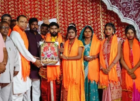 18वा. वार्षिक जय मां दुर्गा पूजा  महोत्सव*, पूरी धार्मिक विधिपूर्वक, बलटॅन पार्क, श्री पिप्लेशवर महादेव मंदिर ,कबीर नगर, जालंधर, मै मनाया  गया|