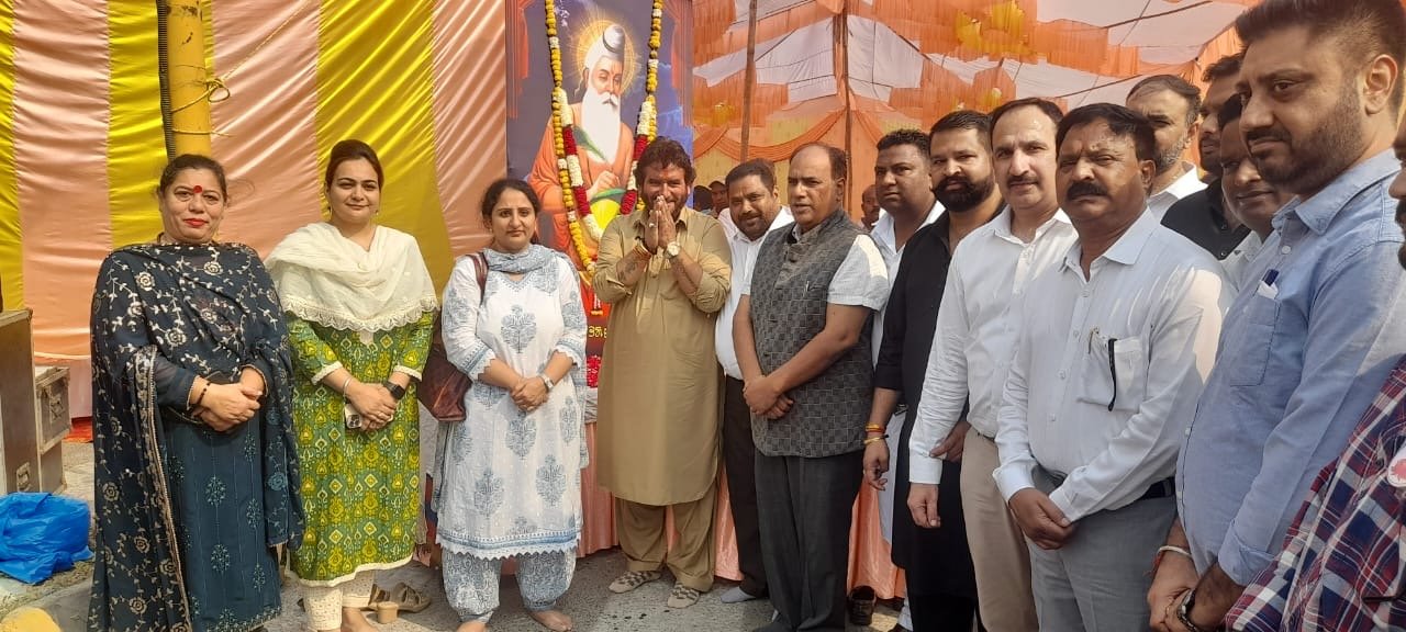 ਨਗਰ ਨਿਗਮ ਇਪਲਾਇਜ ਯੁਨੀਅਨ ਨੇ ਭਗਵਾਨ ਵਾਲਮੀਕ ਪ੍ਰਕਾਸ਼ ਉਤਸਵ ਉਪਲਕਸ਼ ਵਿੱਚ ਲਾਇਆ ਲੰਗਰ।