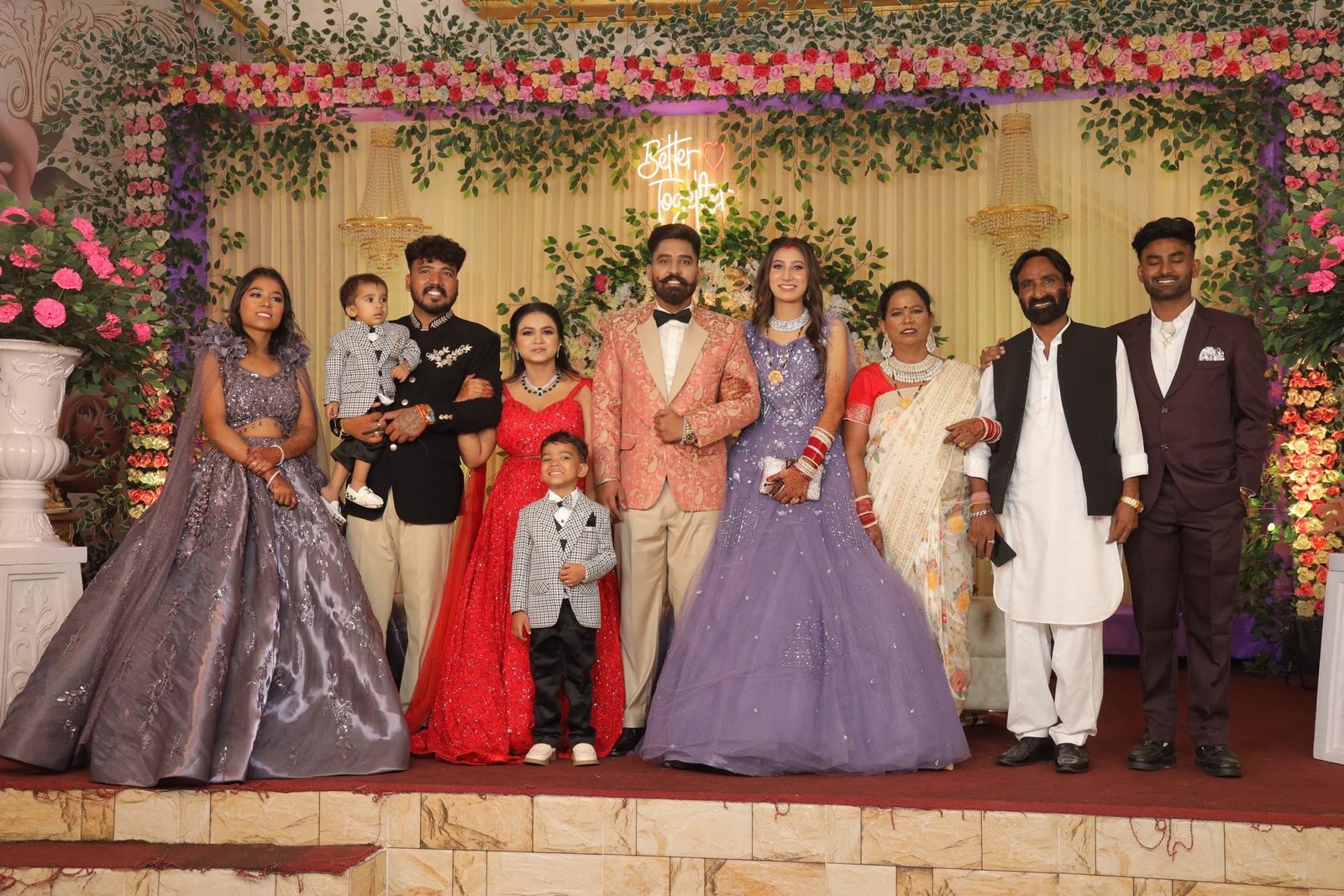 ਨਗਰ ਨਿਗਮ ਦੇ ਠੇਕੇਦਾਰ ਸਤਪਾਲ ਗਿੱਲ ਦੇ ਲੜਕੇ ਰੋਹਿਤ ਦੀ ਸ਼ਾਦੀ ਹੋਈ।