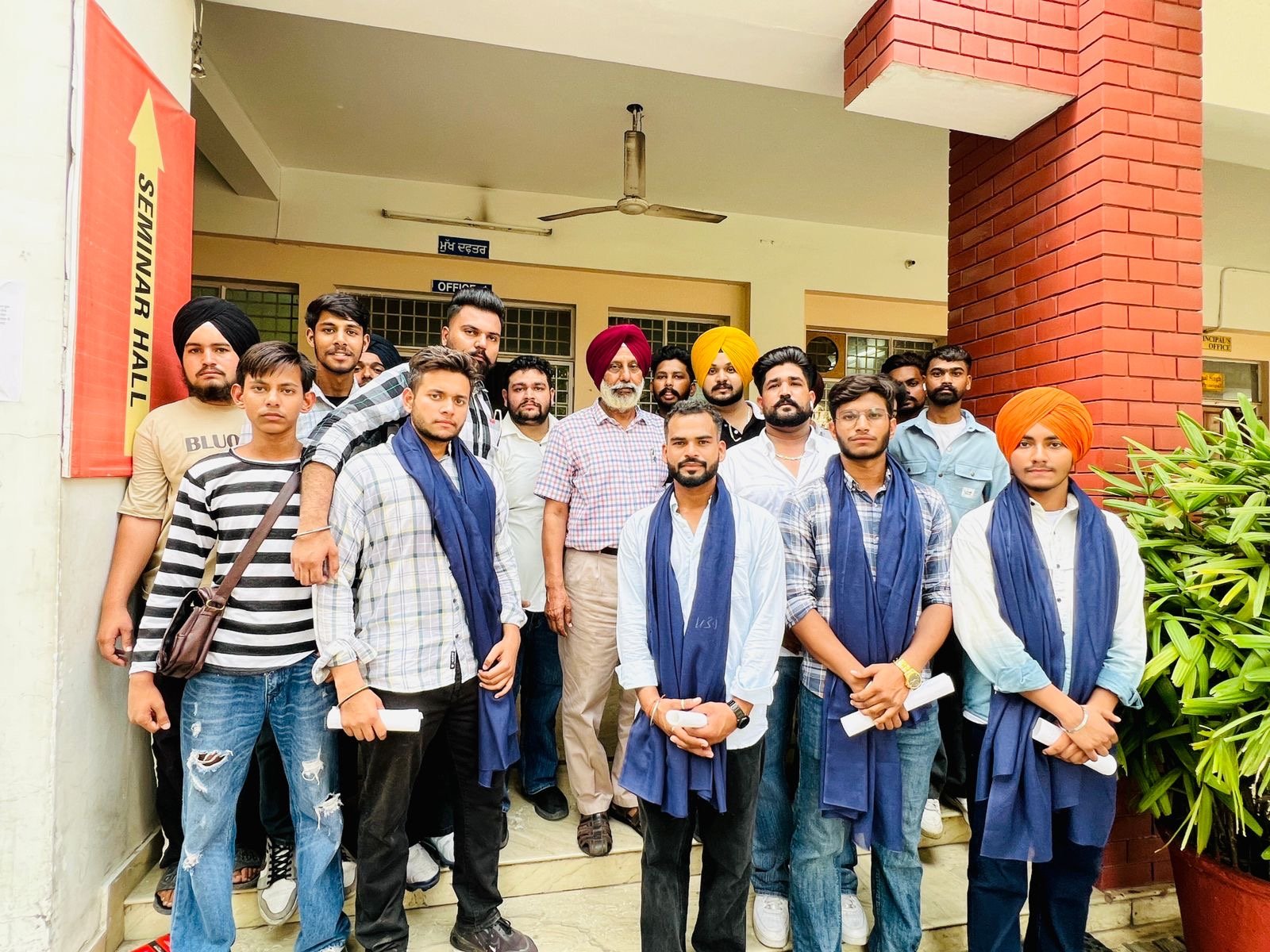 ਵਿਦਿਆਰਥੀ ਜਥੇਬੰਦੀ ਸਟੂਡੈਂਟ ਸੰਘਰਸ਼ ਮੋਰਚਾ ਵੱਲੋਂ  ਖ਼ਾਲਸਾ ਕਾਲਜ ਜਲੰਧਰ ਵਿਖੇ ਵਿਦਿਆਰਥੀ ਆਗੂਆ ਦਿਆ ਹੋਇਆਂ ਨਵੀਆਂ ਨਿਯੁਕਤੀਆਂ ।