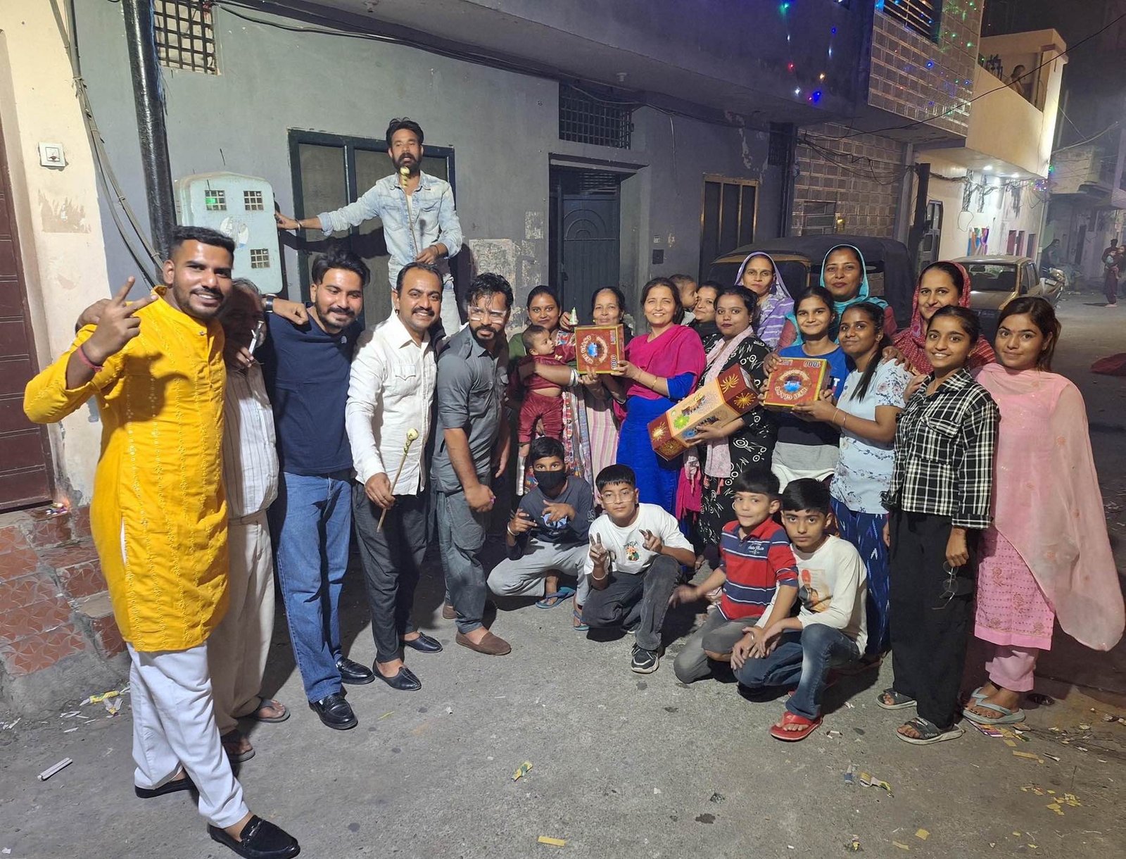  ਵਿੱਕੀ ਬਾਂਗੜ ਪ੍ਰਧਾਨ ਆਬਾਦਪੁਰਾ ਰੈਜੀਡੈਂਸ ਵੈਲਫੇਅਰ ਸੋਸਾਇਟੀ ਨੇ ਮਨਾਇਆ ਧੁਮਧਾਮ ਨਾਲ ਦਿਵਾਲੀ ਦੀ ਤਿਉਹਾਰ।