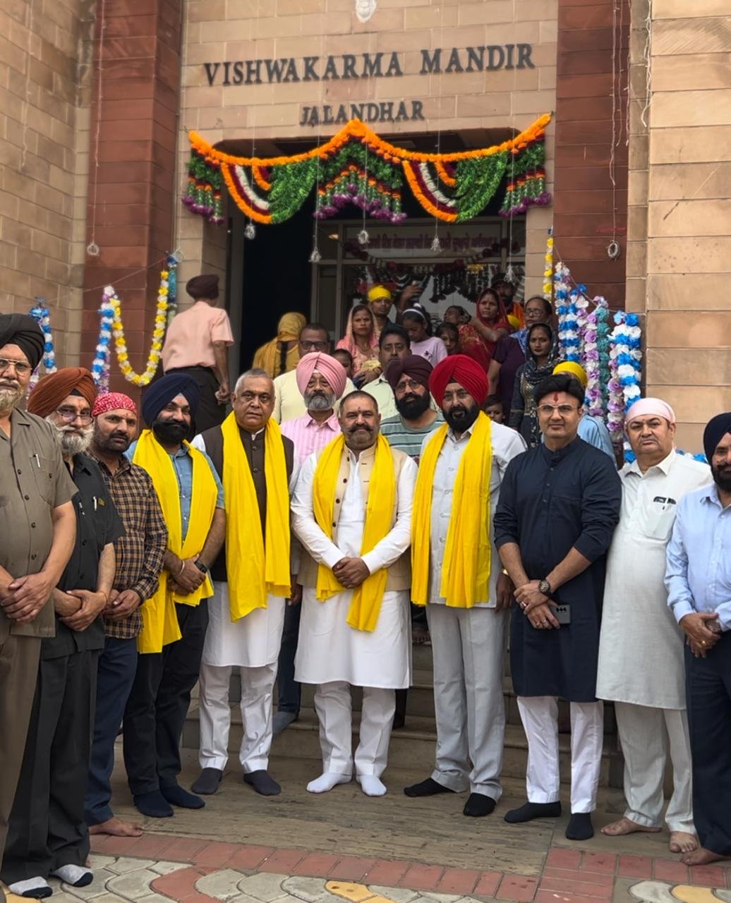 पूर्व सांसद सुशील रिंकू ने विश्वकर्मा मंदिर में मत्था टेका, कहा - पीएम विश्वकर्मा योजना से हुनरमंदों का जीवन हुआ बेहतर