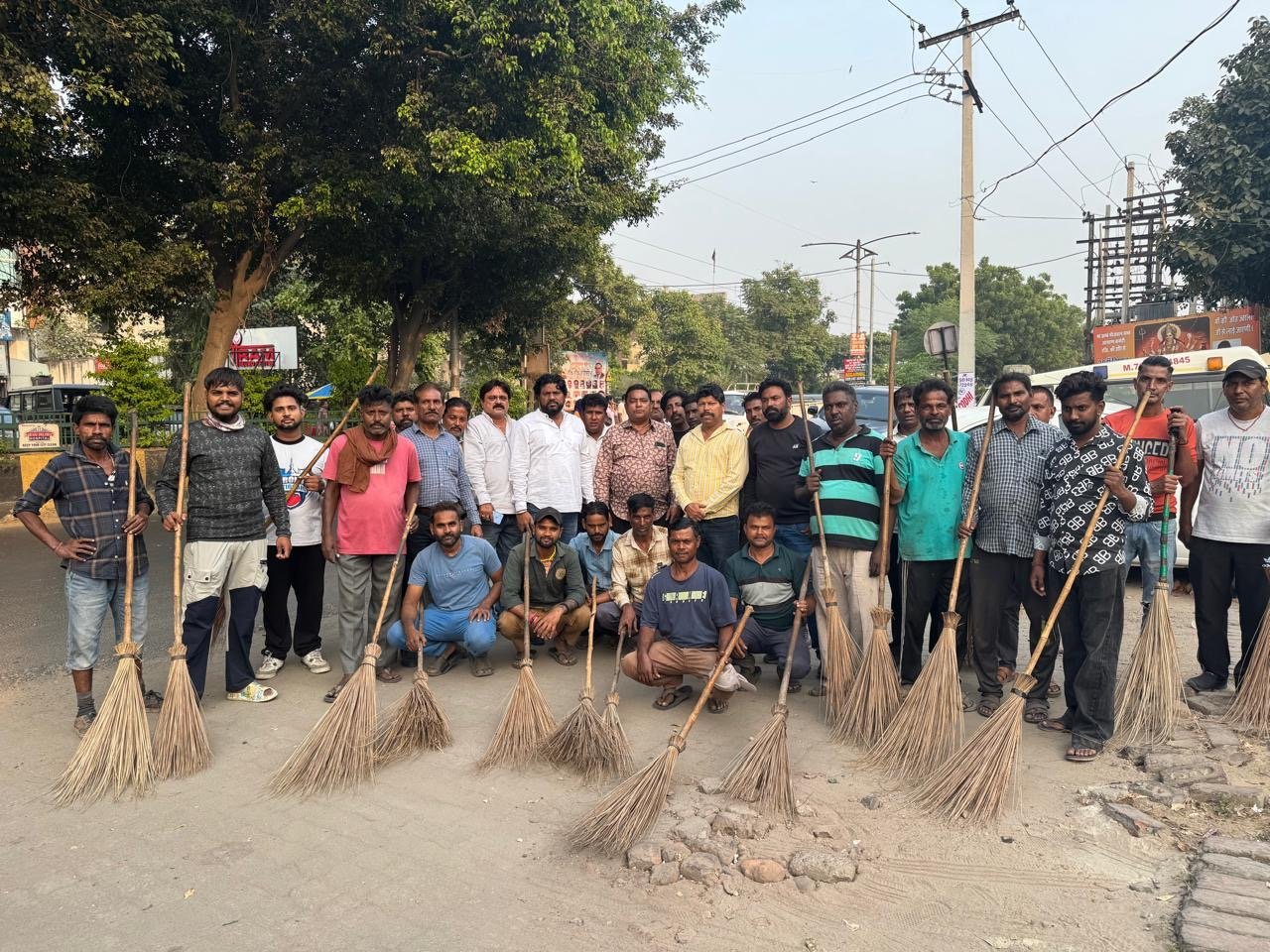 ਹੱਫਤੇ ਵਿੱਚ ਦੋ ਦਿਨ ਮੰਗਲਵਾਰ ਅੱਤੇ ਸ਼ੁੱਕਰਵਾਰ ਨੂੰ ਵਾਰਡਾਂ ਵਿੱਚ ਕਰਵਾਈ ਜਾ ਰਹੀ ਹੈ। 