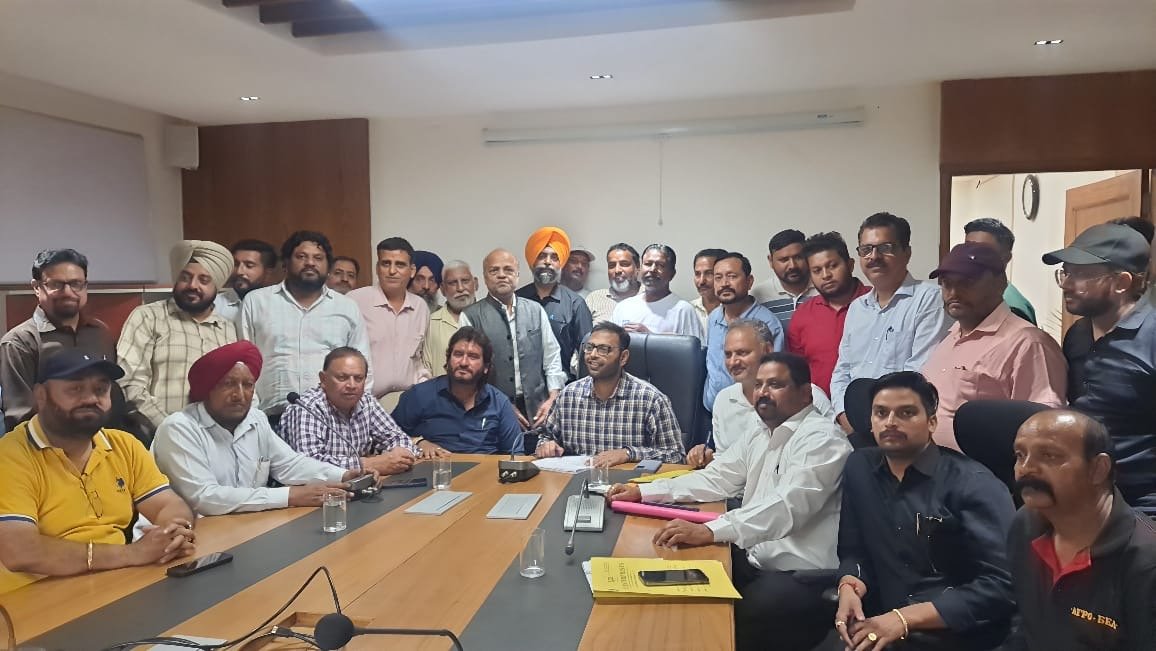 ਨਗਰ ਨਿਗਮ ਦੇ ਕਰਮਚਾਰੀਆਂ ਦੀ ਤਾਲਮੇਲ ਕਮੇਟੀ ਦੀ ਮੀਟਿੰਗ ਨਿਗਮ ਦੇ ਕਮੀਸ਼ਨਰ ਨਾਲ ਹੋਈ। 