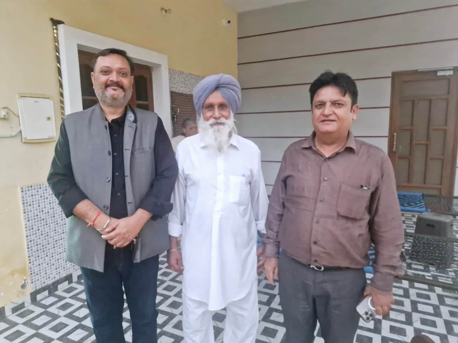 ਬਲਰਾਜ ਠਾਕੁਰ ਅੱਤੇ ਗੀਤ ਰਤਨ ਖਾਹਰਾ ਨੇ ਚਬੇਵਾਲ ਵਿਧਾਨ ਸਭਾ ਹਲੱਕੇ ਵਿੱਚ ਕੀਤਾ ਕਾਂਗਰਸ ਲਈ ਚੋਣ ਪ੍ਰਚਾਰ ।