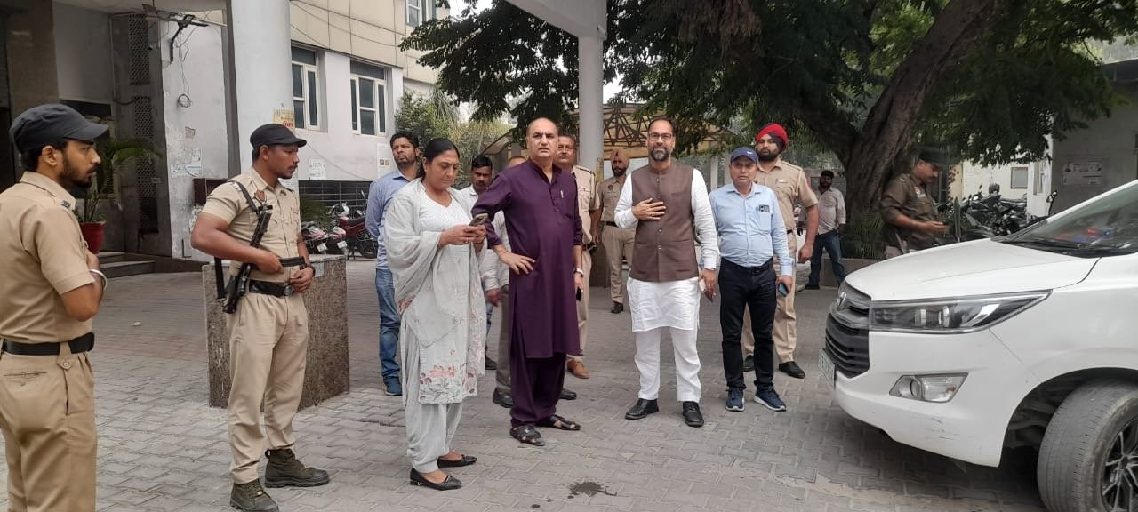 राजविंदर कौर थियारा ने नगर निगम के काम रूके हुए काम पूरे करने को कहा।