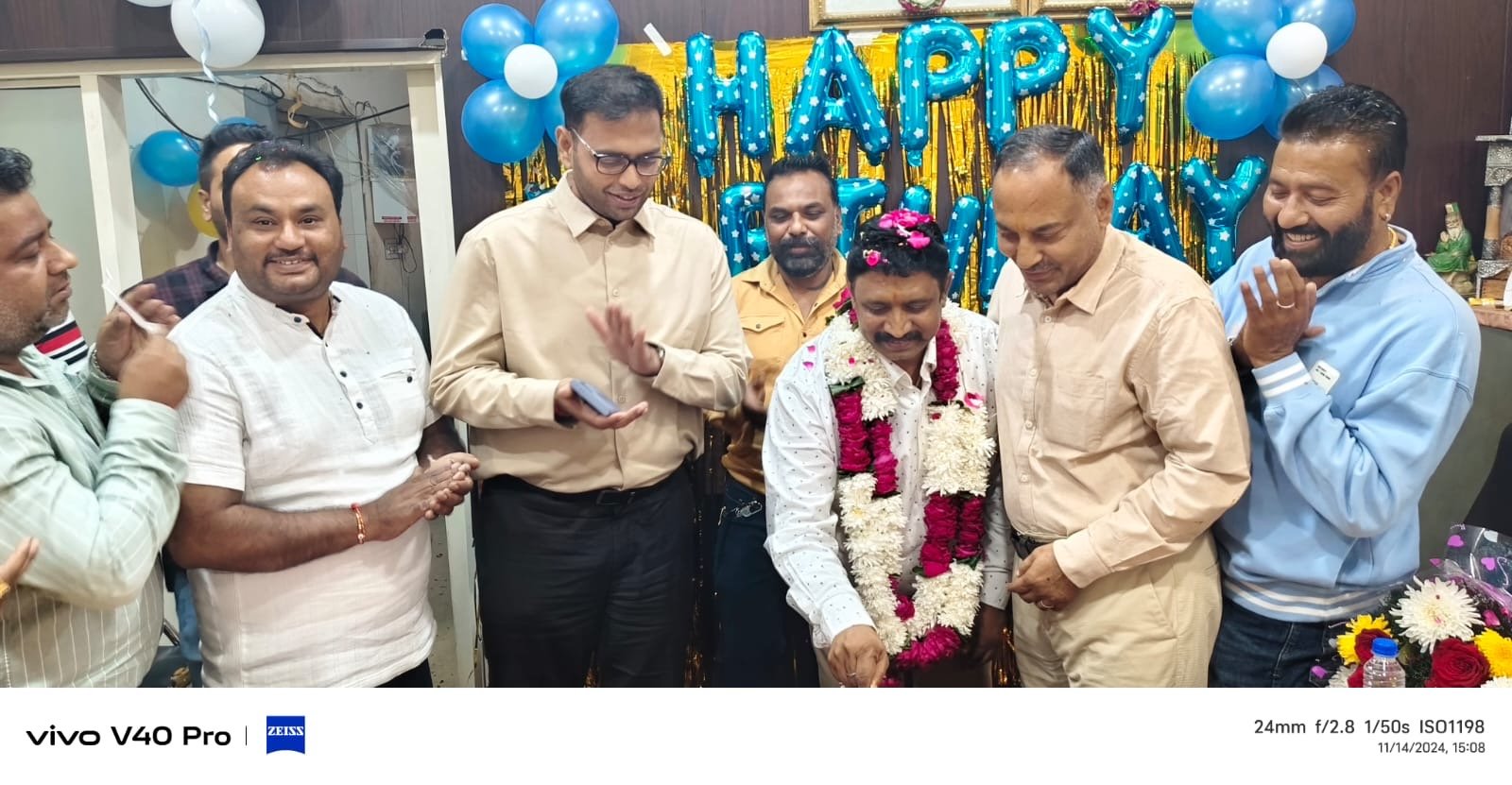 ਯੁਨੀਅਨ ਲੀਡਰ ਬੰਟੂ ਸਭਰਵਾਲ ਨੇ ਅਪਣੇ ਜਨਮ ਦਿਨ ਦਾ ਕੇਕ ਕੱਟਿਆ।