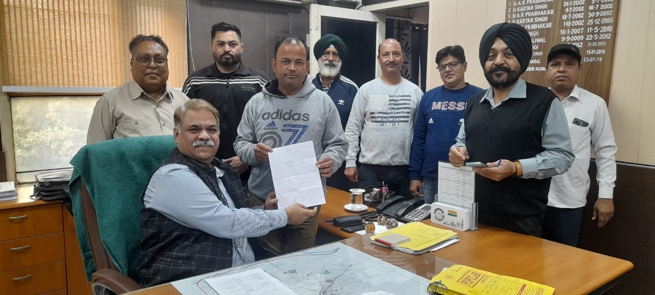 बी डी एंक्लेव मे जुन महीने लगा था टयुबल गेट वाल्व ढुढने में असमर्थ रहा नगर निगम