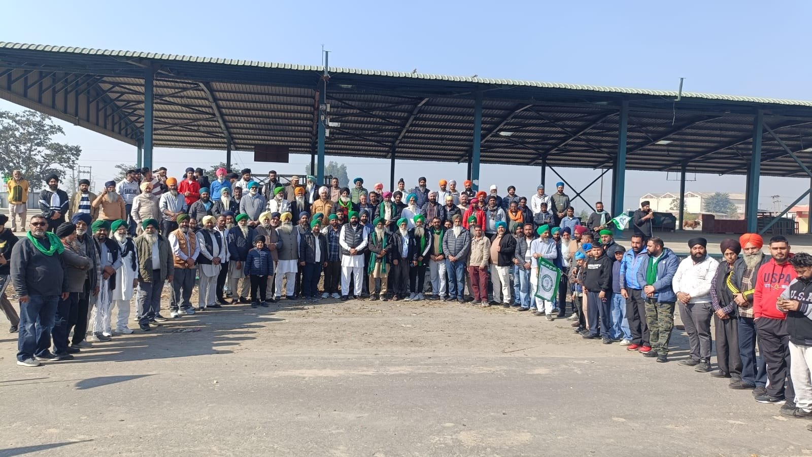 ਅੱਜ 26 ਜਨਵਰੀ ਦਿਨ ਐਤਵਾਰ ਨੂੰ ਪ੍ਰਤਾਪਰਾ ਦਾਣਾ ਮੰਡੀ ਤੋਂ ਟਰੈਕਟਰ ਪਰੇਡ ਕੱਢੀ ਗਈ ।