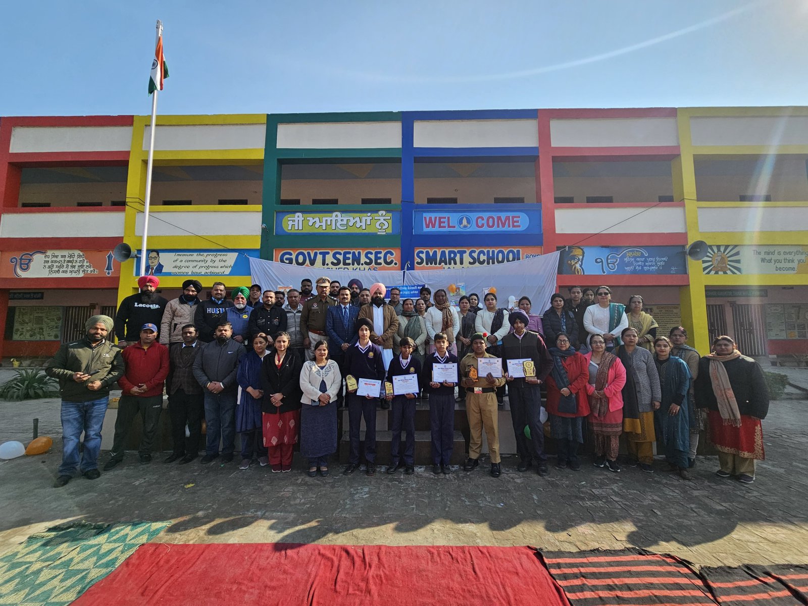 ਸੀਨੀਅਰ ਸੈਕੰਡਰੀ ਸਕੂਲ ਜਮਸ਼ੇਰ - ਖੇੜਾ ਵਿਖੇ ਮਨਾਇਆ ਗਣਤੰਤਰ ਦਿਵਸ