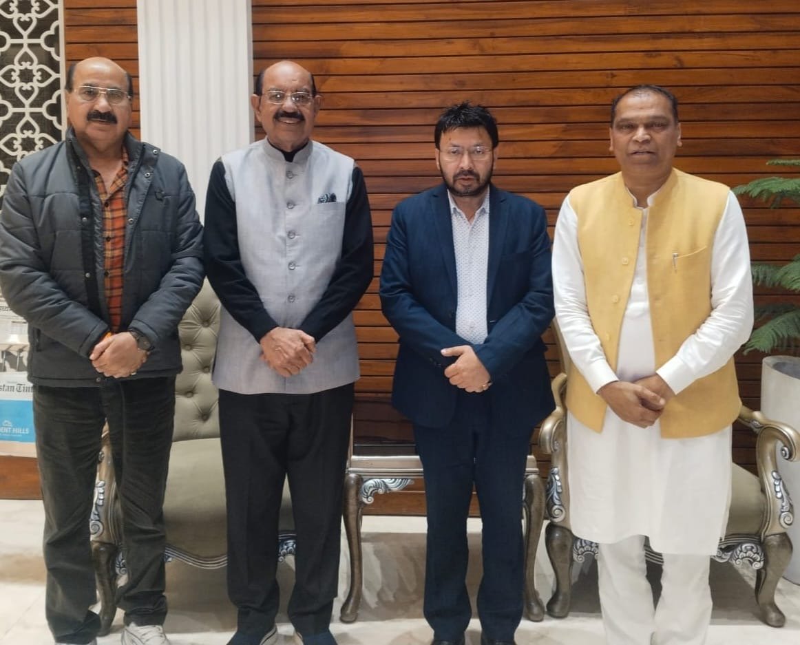 जगदीश समराय एवं पूर्व पार्षद राजीव ओंकार टिक्का ने स्थानीय निकाय मंत्री डॉ रवजोत सिंह एवं कैबिनेट मंत्री मोहिंदर भगत से मुलाकात कर उठाए नगर निगम के मुद्दे। 