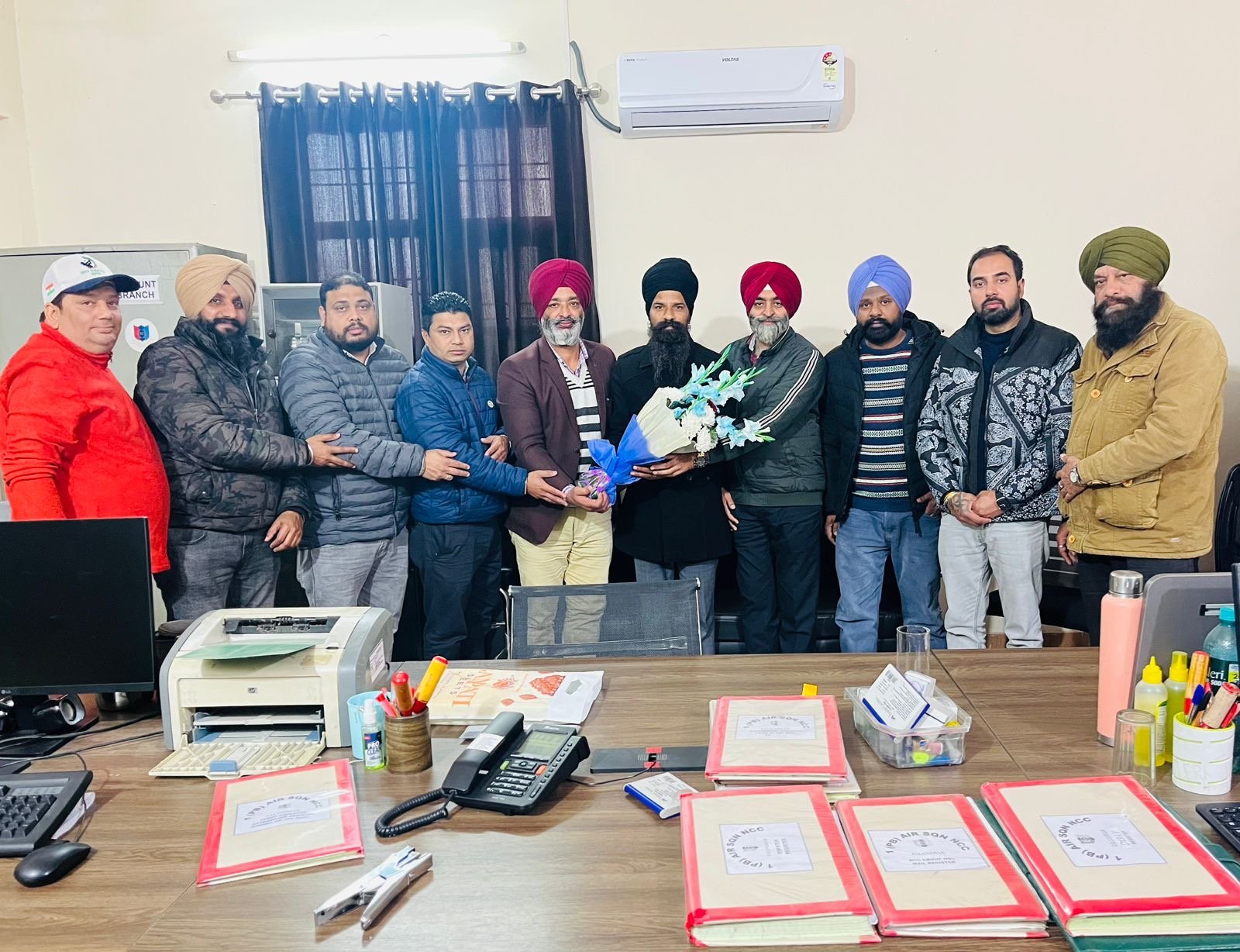 ਪੰਜਾਬ ਏਅਰ ਸਕਾਡਨ, ਐਨ.ਸੀ.ਸੀ. ਦਫ਼ਤਰ ਜਲੰਧਰ ਵਿਖੇ ਸਰਦਾਰ ਅਮਰਪ੍ਰੀਤ ਸਿੰਘ ਪਰਮਾਰ, ਨੂੰ ਕੀਤਾ ਸਨਮਾਨਿਤ ।