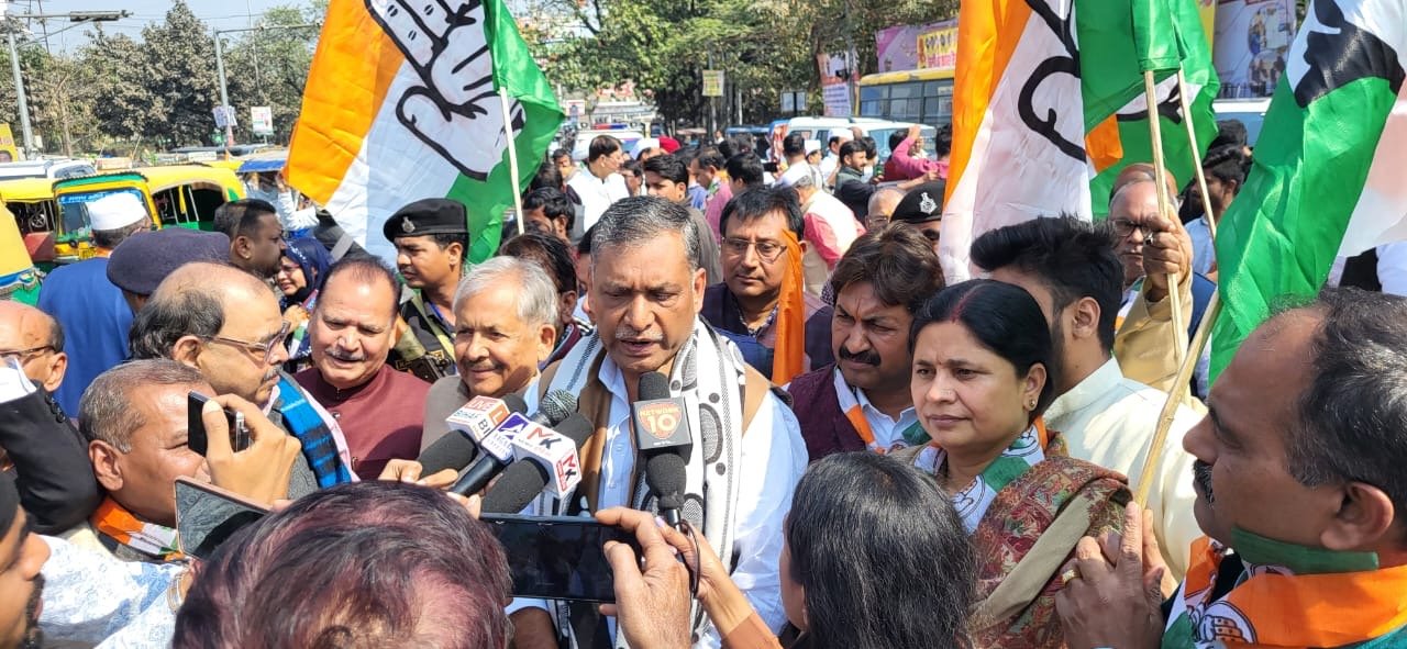 अप्रवासी भारतीयों के साथ अन्याय पर चुप क्यों है मोदी जयशंकर: डॉ अखिलेश प्रसाद सिंह*