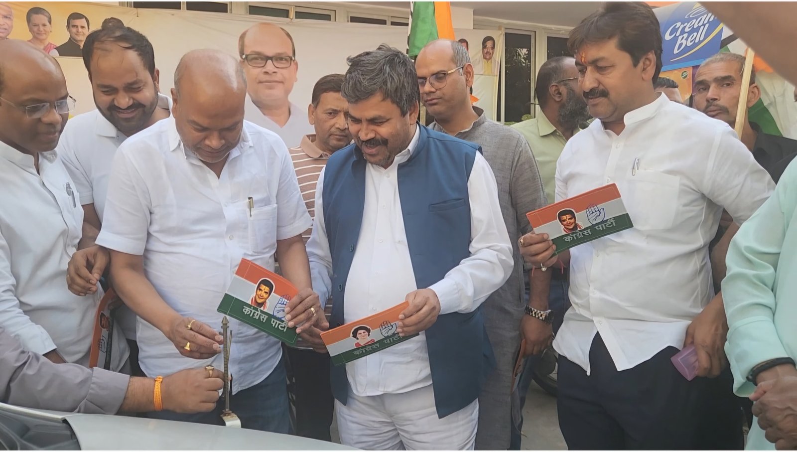 हर घर कांग्रेस का झंडा कार्यक्रम की प्रदेश अध्यक्ष राजेश कुमार ने सदाकत आश्रम से की शुरुआत 