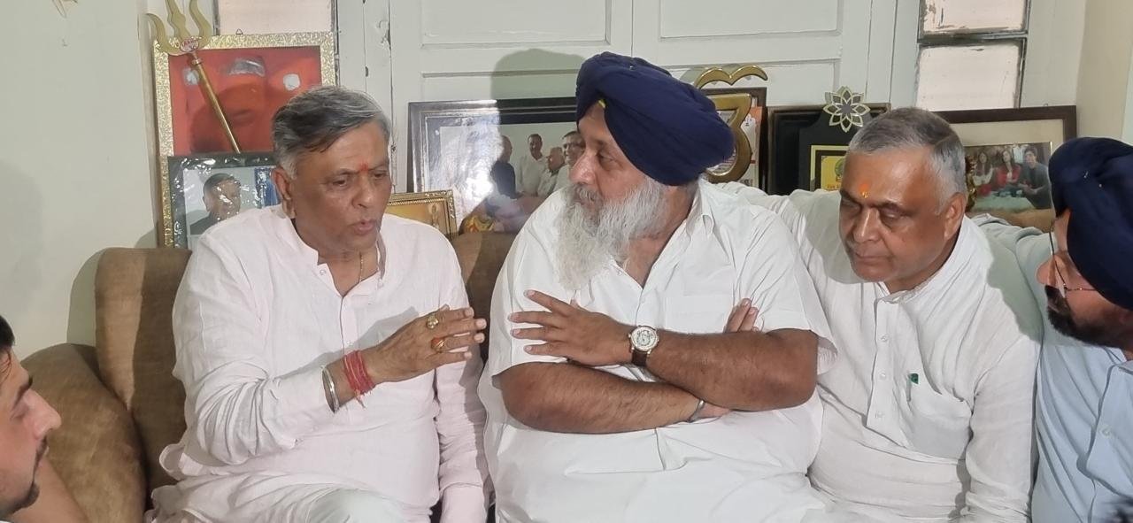 भारतीय जनता पार्टी  के सीनियर नेता मनोरंजन कालिया के निवास पर  हमले की सभी ने की निंदा ।