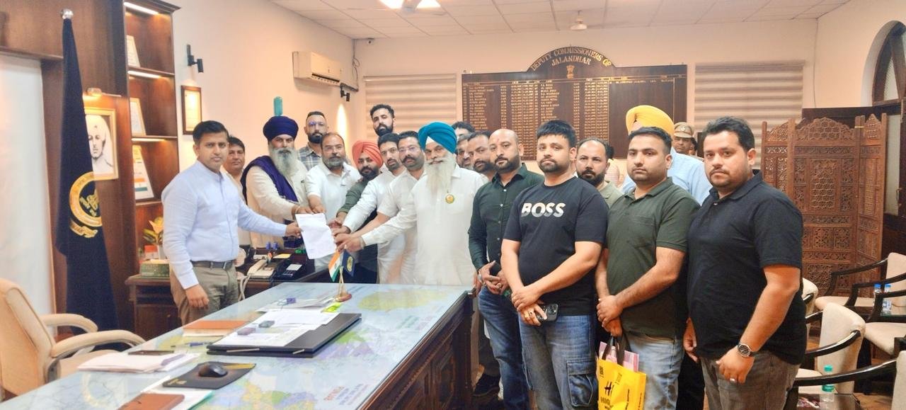 ਭੋਗਪੁਰ ਮਿੱਲ ਦੇ ਸੀ ਐਨ ਜੀ ਪਲਾਂਟ ਦਾ ਮਾਮਲਾ ਮੁੜ ਭਖਿਆ, ਡੀ ਸੀ ਤੇ ਐਸ ਐਸ ਪੀ ਜਲੰਧਰ ਨਾਲ ਗੱਲਬਾਤ ਰਹੀ ਅਧੂਰੀ ਬੁੱਧਵਾਰ ਨੂੰ ਹੋਵੇਗਾ ਪ੍ਰਦਰਸ਼ਨ ਤੇ ਚੱਕਾ ਜਾਮ ।