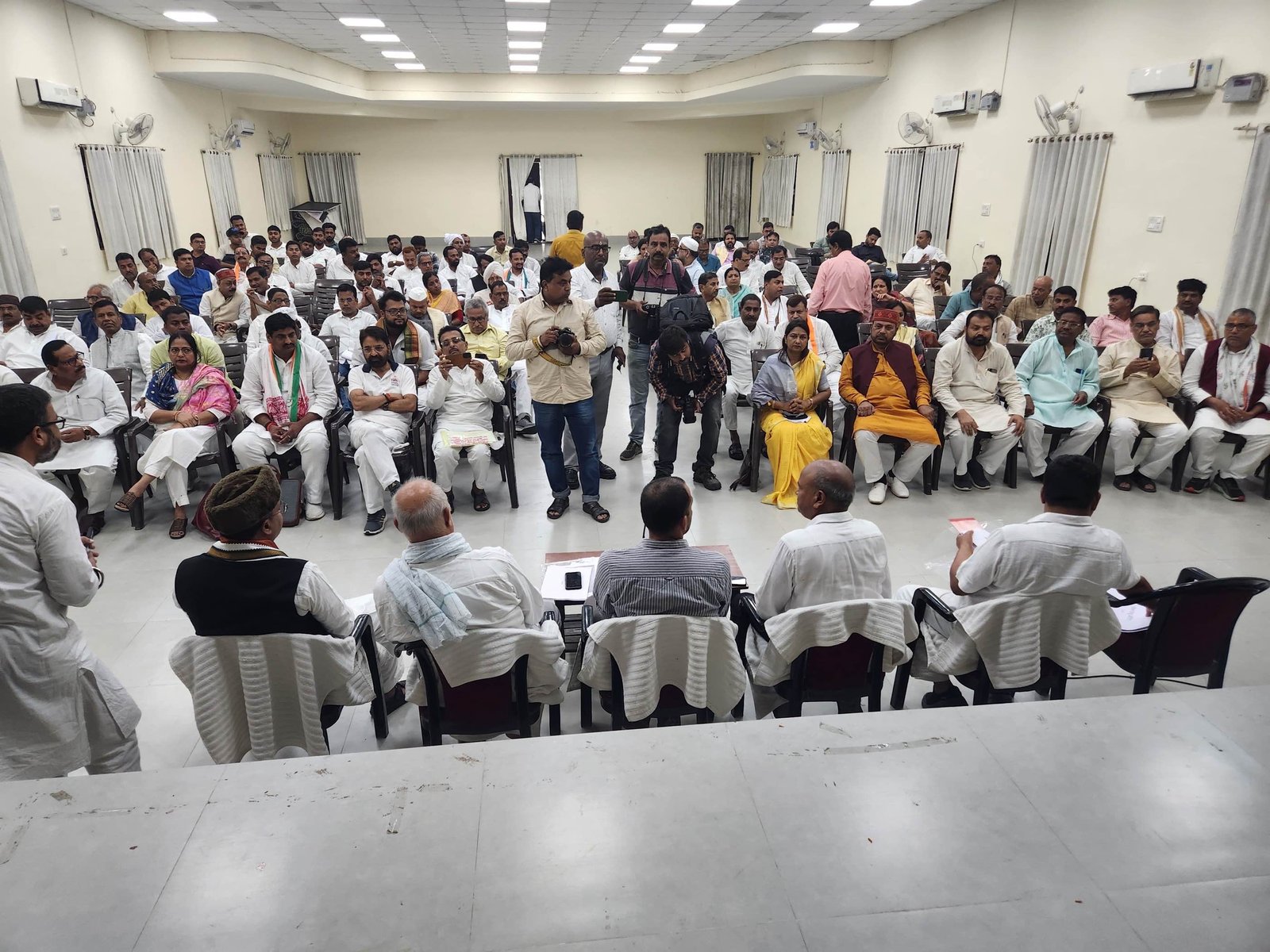 सांगठनिक बैठक में बिहार कांग्रेस प्रभारी कृष्णा अल्लावारू एवं अध्यक्ष राजेश राम ने दिया जिलाध्यक्षों को गुरुमंत्र*