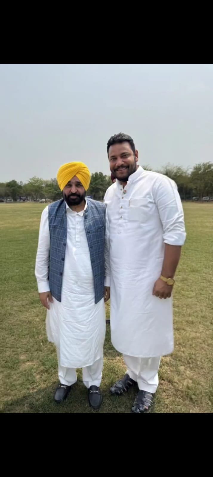 ਆਮ ਆਦਮੀ ਨੇਤਾ ਰੋਬਿਨ ਸਾਂਪਲਾ ਅੱਜ ਦਿਨ ਸ਼ਨੀਵਾਰ ਮੁੱਖ ਮੰਤਰੀ ਸਰਦਾਰ ਭਗਵੰਤ ਸਿੰਘ ਮਾਨ ਜਲੰਧਰ ਪਹੁੰਚਣ ਤੇ ਪੀਏਪੀ  ਤੇ ਉਹਨਾਂ ਦਾ ਫੁੱਲਾਂ ਦਾ ਗੁਲਦਸਤਾ ਦੇ ਕੇ ਸਵਾਗਤ ਕੀਤਾ ।