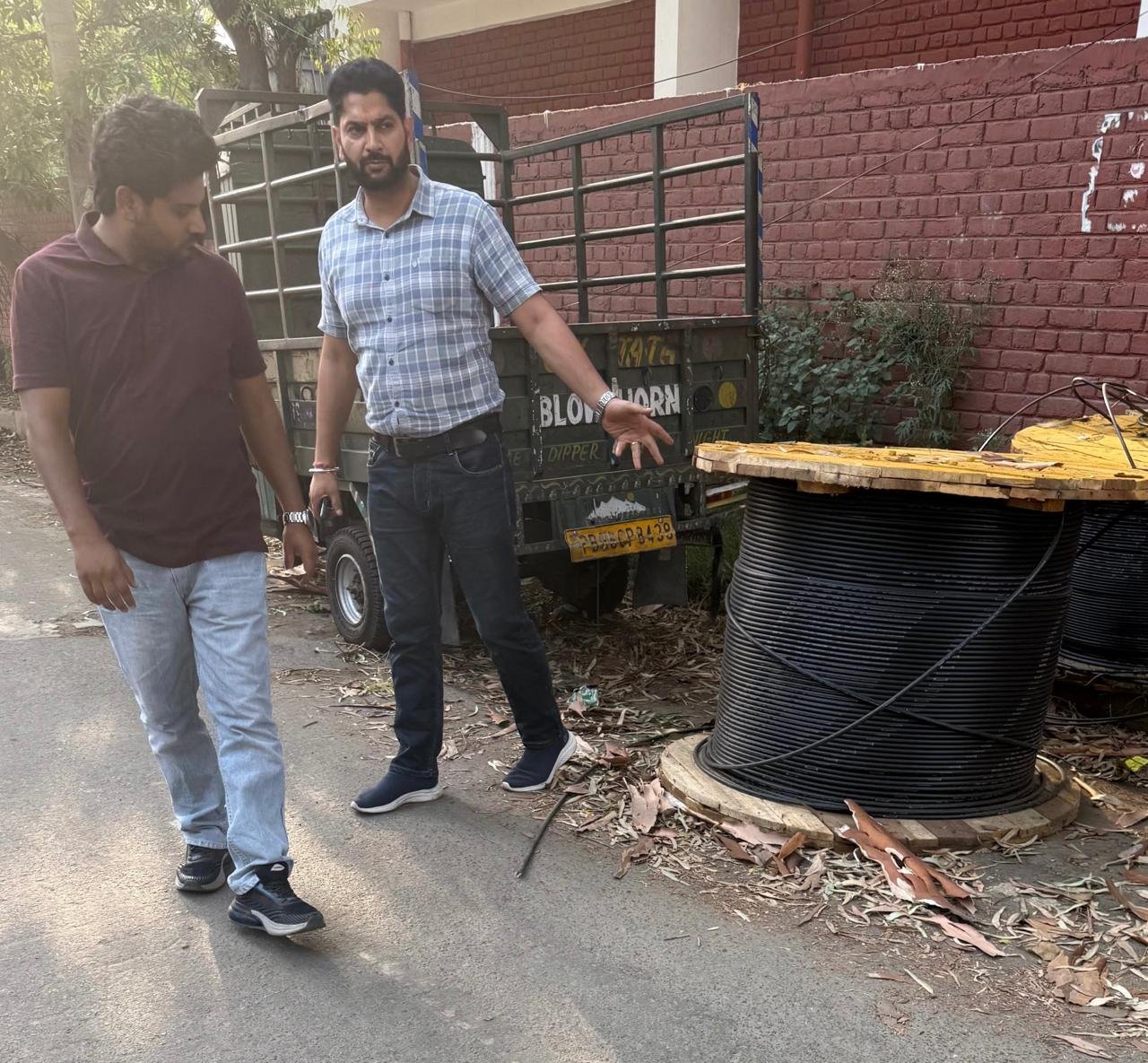 *एयरटेल कंपनी द्वारा बिना मंजूरी किया जा रहे हैं काम : राजेश ठाकुर 