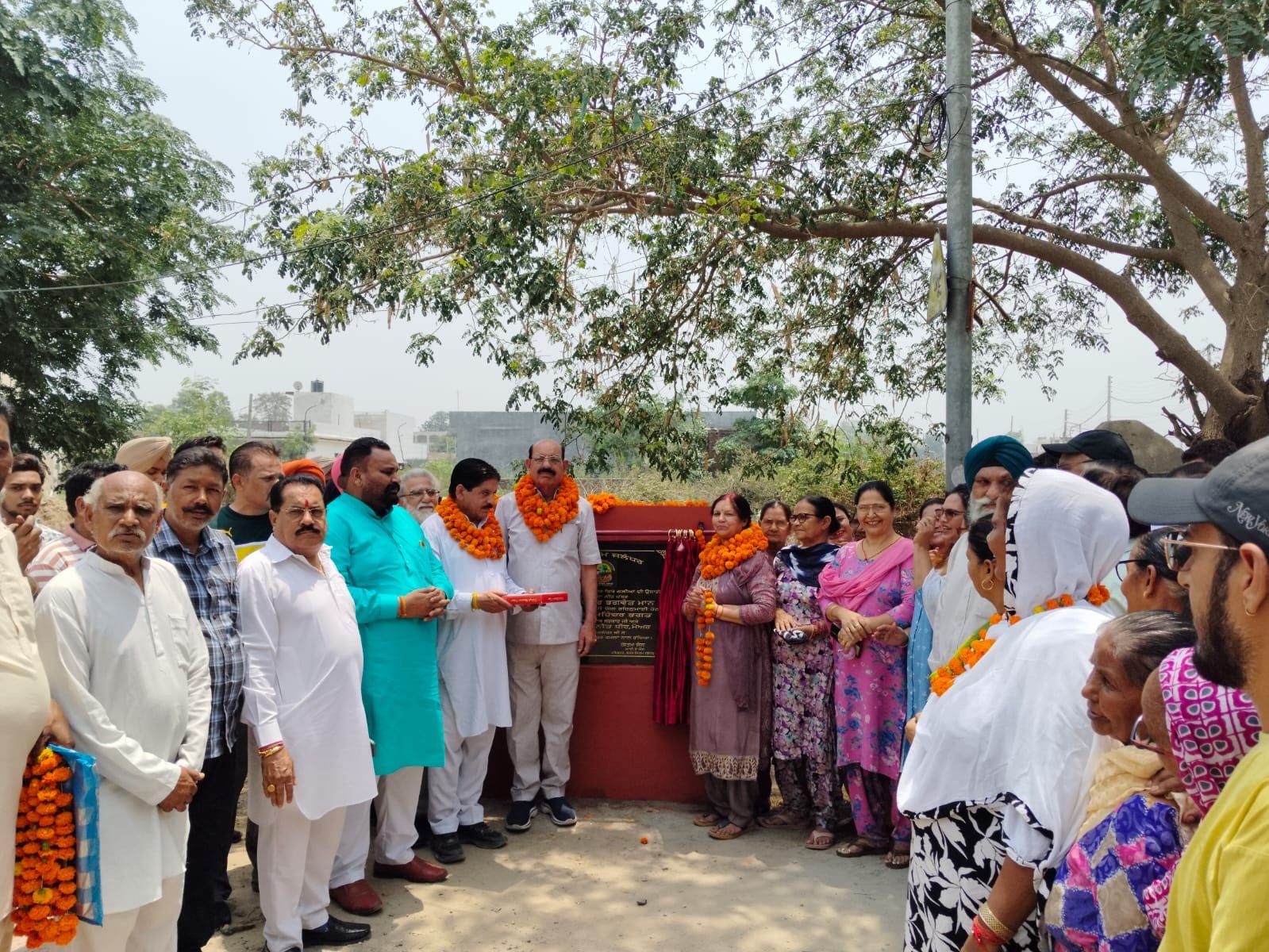 Cabinet Minister Mohinder Bhagat  lays foundation stone for new road project in Geeta colony