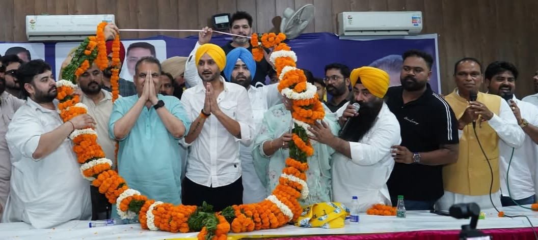 ਲੁਧਿਆਣਾ ਵੈਸਟ ਖੇਤਰ ਵਿੱਚ ਇੱਕ ਮੀਟਿੰਗ ਭਾਰਤ ਦੇ ਕ੍ਰਿਕਟਰ ਹਰਭਜਨ ਸਿੰਘ ਭੱਜੀ ਰਾਜ ਸਭਾ ਮੈਂਬਰ ਸ਼ਾਮਿਲ ਹੋਏ ।