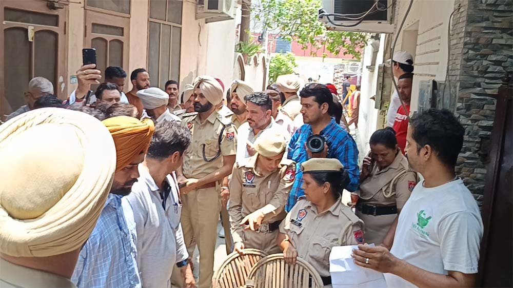 जालंधर में नशा तस्करों पर बड़ा एक्शन   नशा तस्कर के घर पर की बड़ी कार्रवाई...