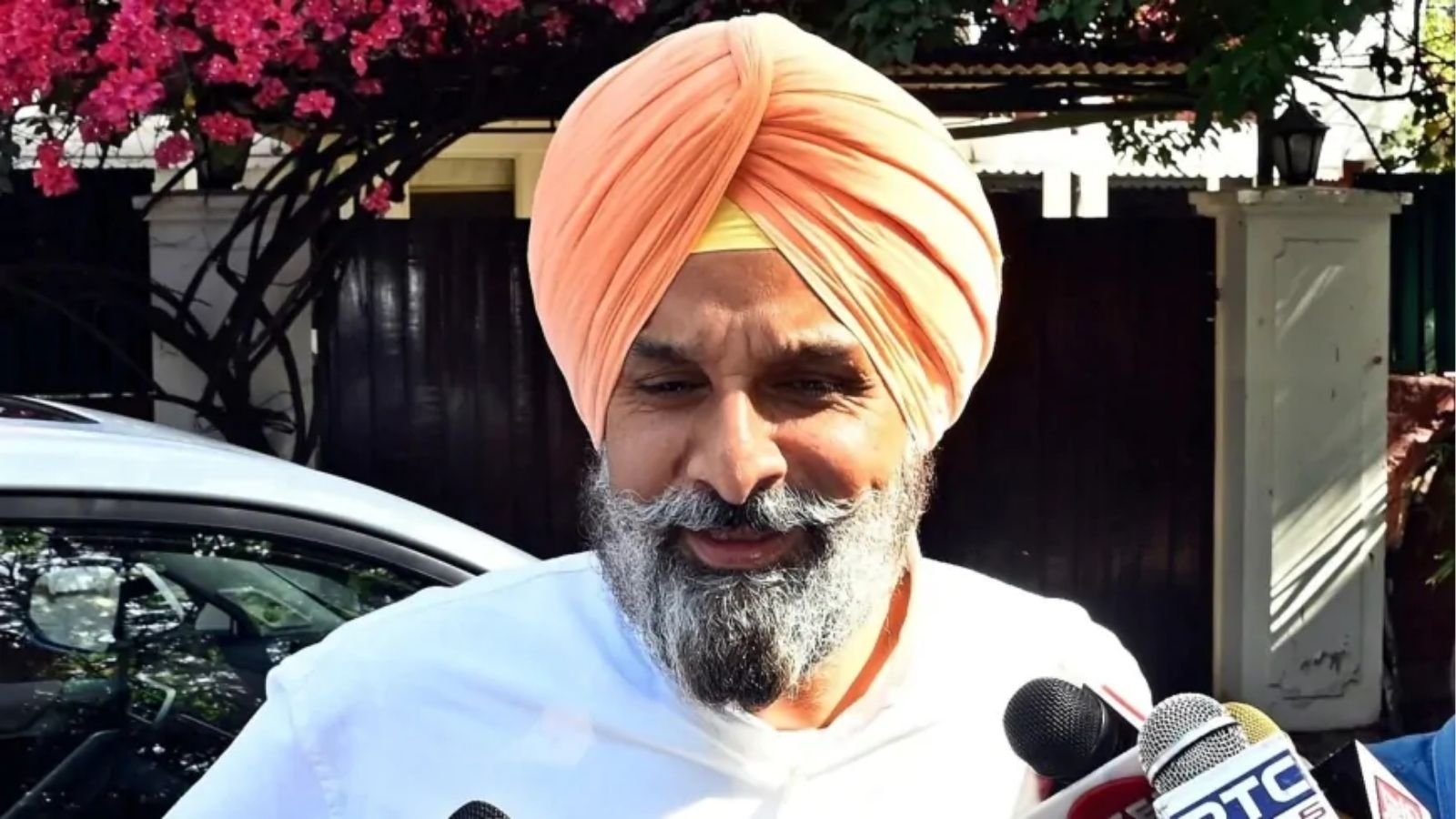 बिक्रम मजीठिया के ठिकानों पर विजिलेंस की रेड, मजीठिया ने दिया सभी को Open Challenge