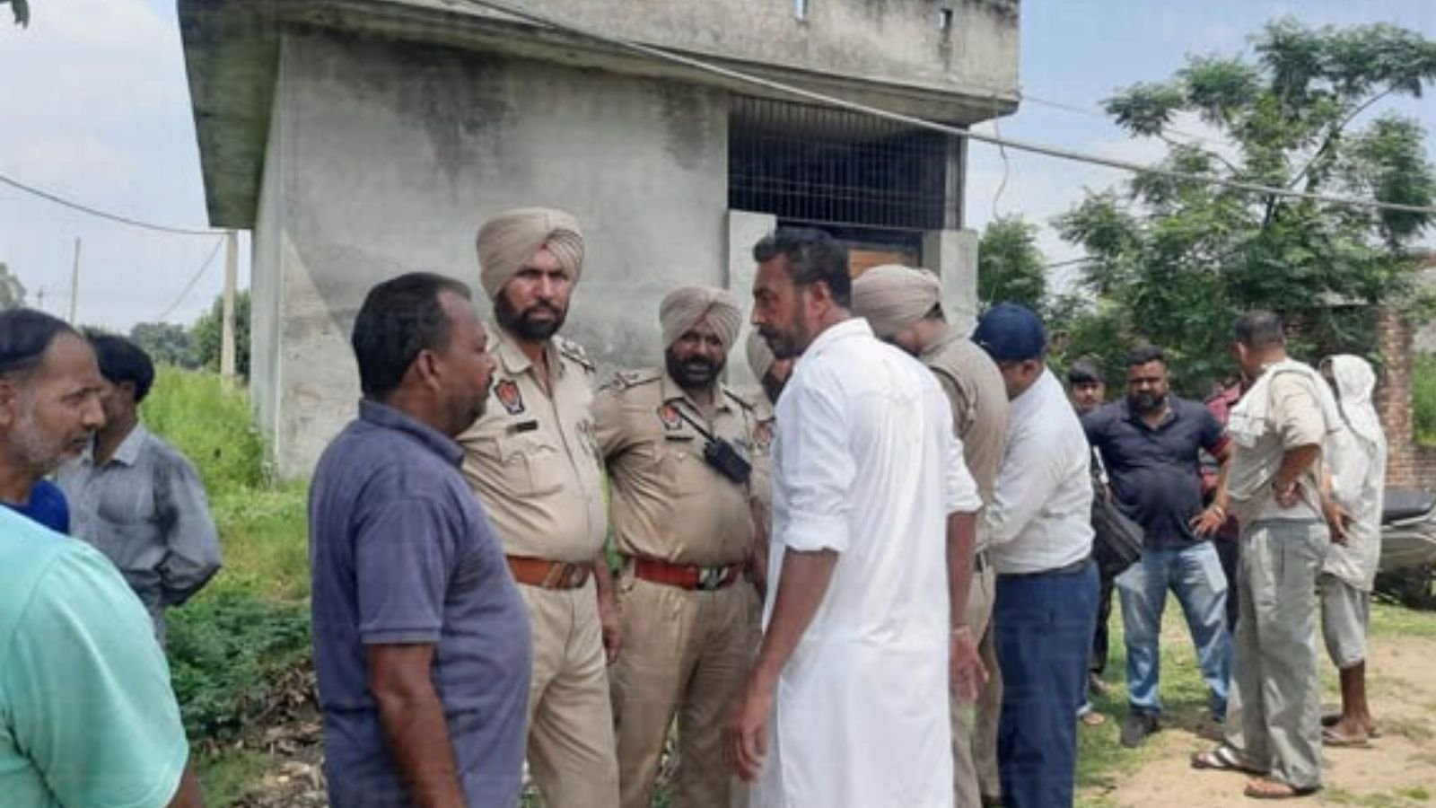 पत्नी-सास पर गोलियां चलाने वाले ने किया सुसाइड, घरेलू कलह से था परेशान