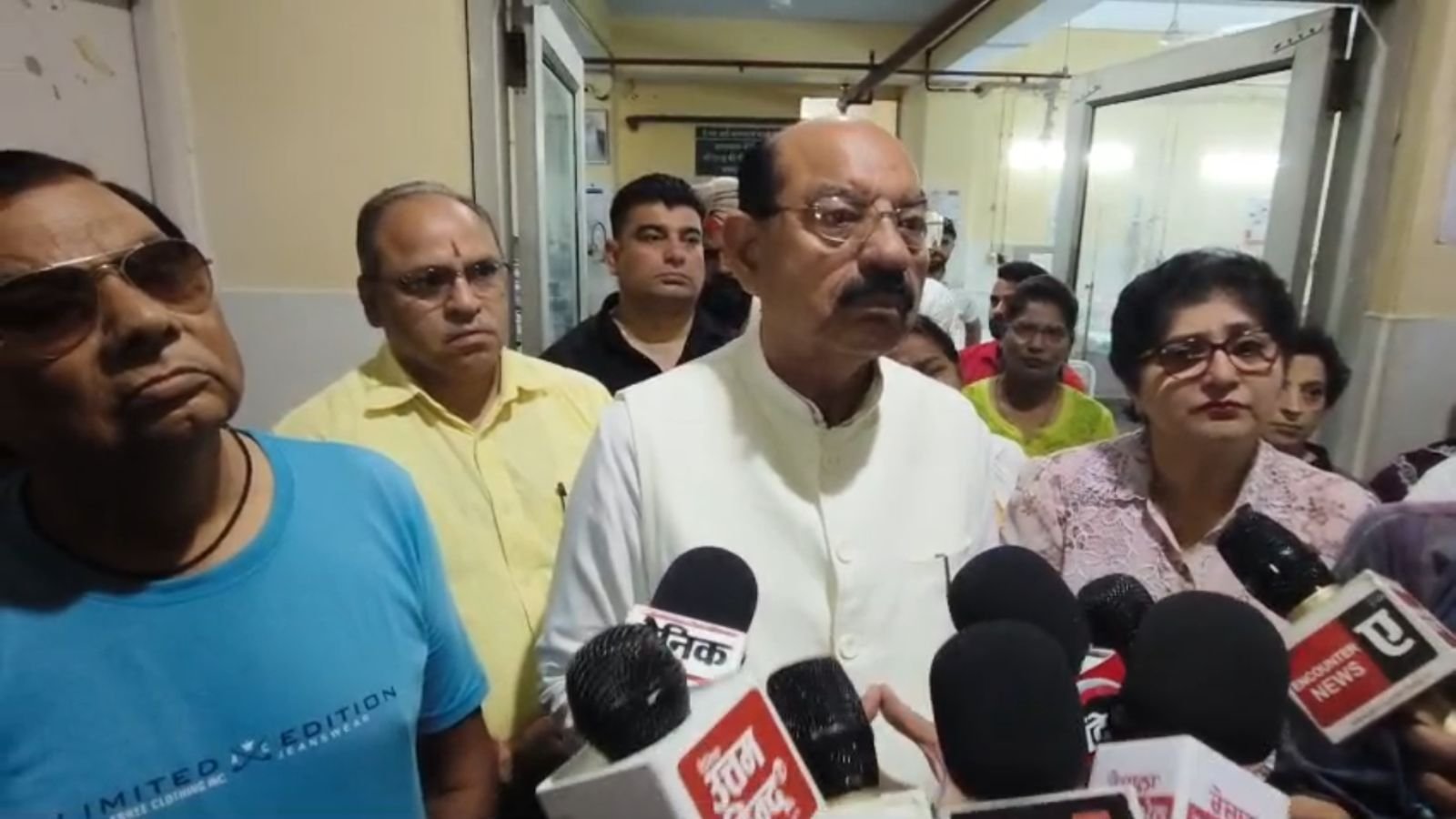 कैबिनेट मंत्री मोहिंदर भगत अस्पताल में अचानक चैकिंग करने पहुंचे, डॉक्टरों को दिए यह दिशा-निर्देश