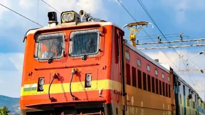 पंजाब में जम्मू तवी एक्सप्रैस ट्रेन में अचानक निकलने लगा धुआं, पैसेंजर्स के फूले हाथ पैर