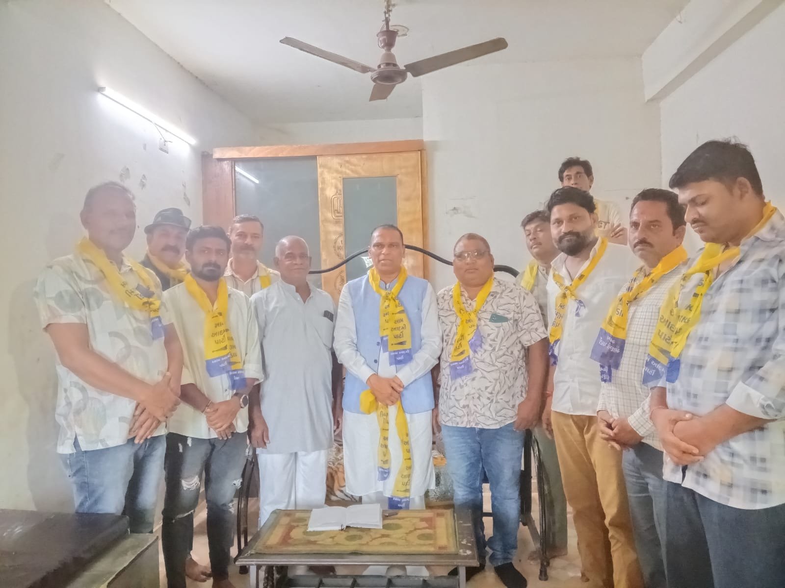 गृहमंत्री अमित शाह के गांधी नगर लोकसभा क्षेत्र में आम आदमीं पार्टी हाईकमांड ने लगाई जगदीश समराय की ड्यूटी ।