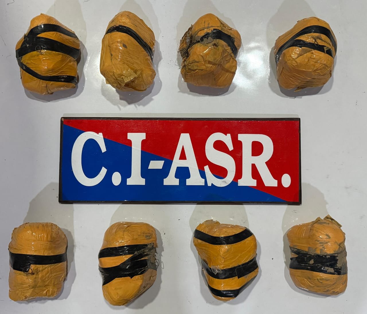 ड्रग तस्करी मॉड्यूल का भंडाफोड़  पाकिस्तान से जुड़े चार तस्कर गिरफ्तार, 4 किलो हेरोइन बरामद  पढ़ें पूरी खबर 