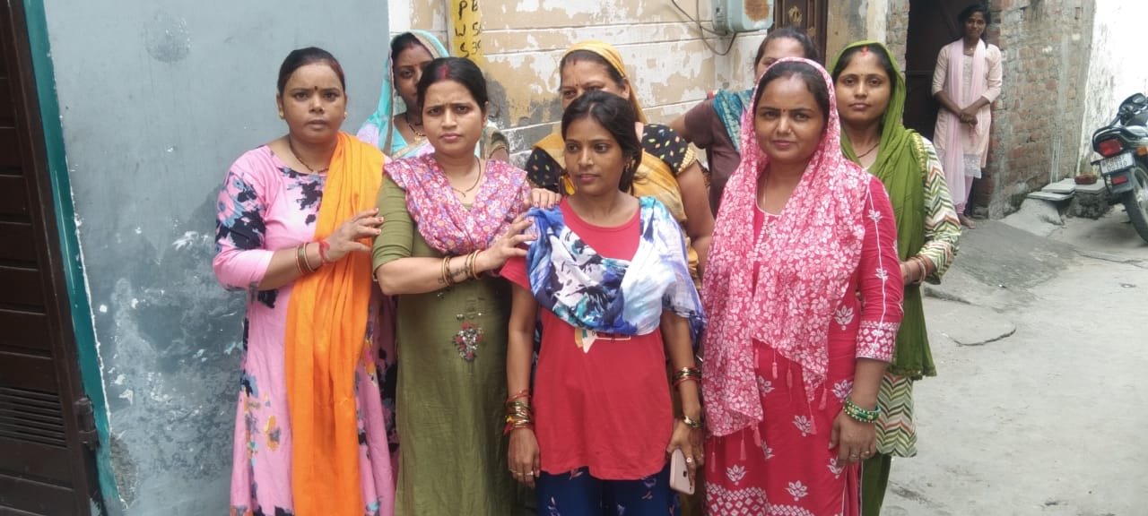 ਨਗਰ ਨਿਗਮ ਅਤੇ ਕੌਂਸਲਰ ਲਵ ਰੋਬੀਨ ਵਲੋਂ ਸੰਤੋਸ਼ੀ ਨਗਰ ਦੀ ਸੀਵਰੇਜ ਗੰਦੇ ਪਾਣੀ ਅਤੇ ਪੀਣ ਵਾਲੇ ਪਾਣੀ  ਦੀ ਨਹੀਂ ਕਰ ਰਹੇ ਸੁਣਵਾਈ ।