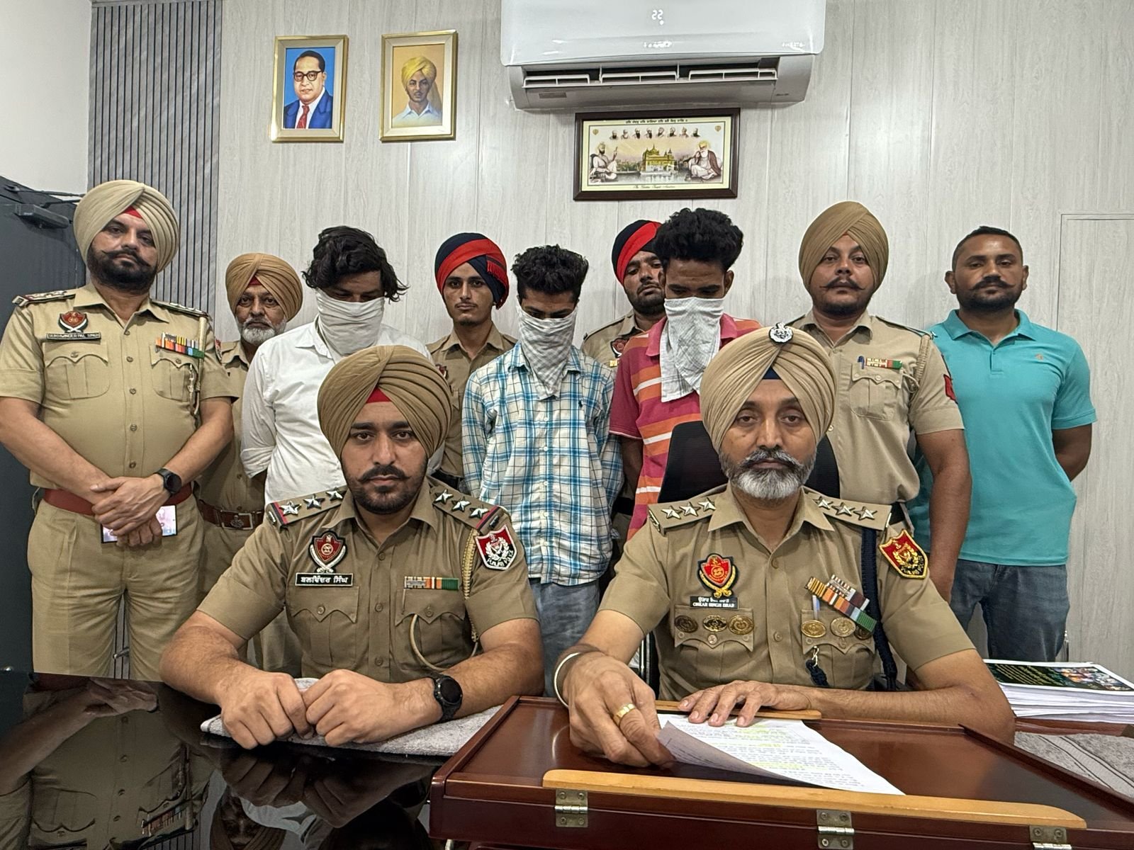 लूट के दो घंटे बाद तीन लुटेरों को किया गिरफ्तार  पढ़ें पूरी खबर