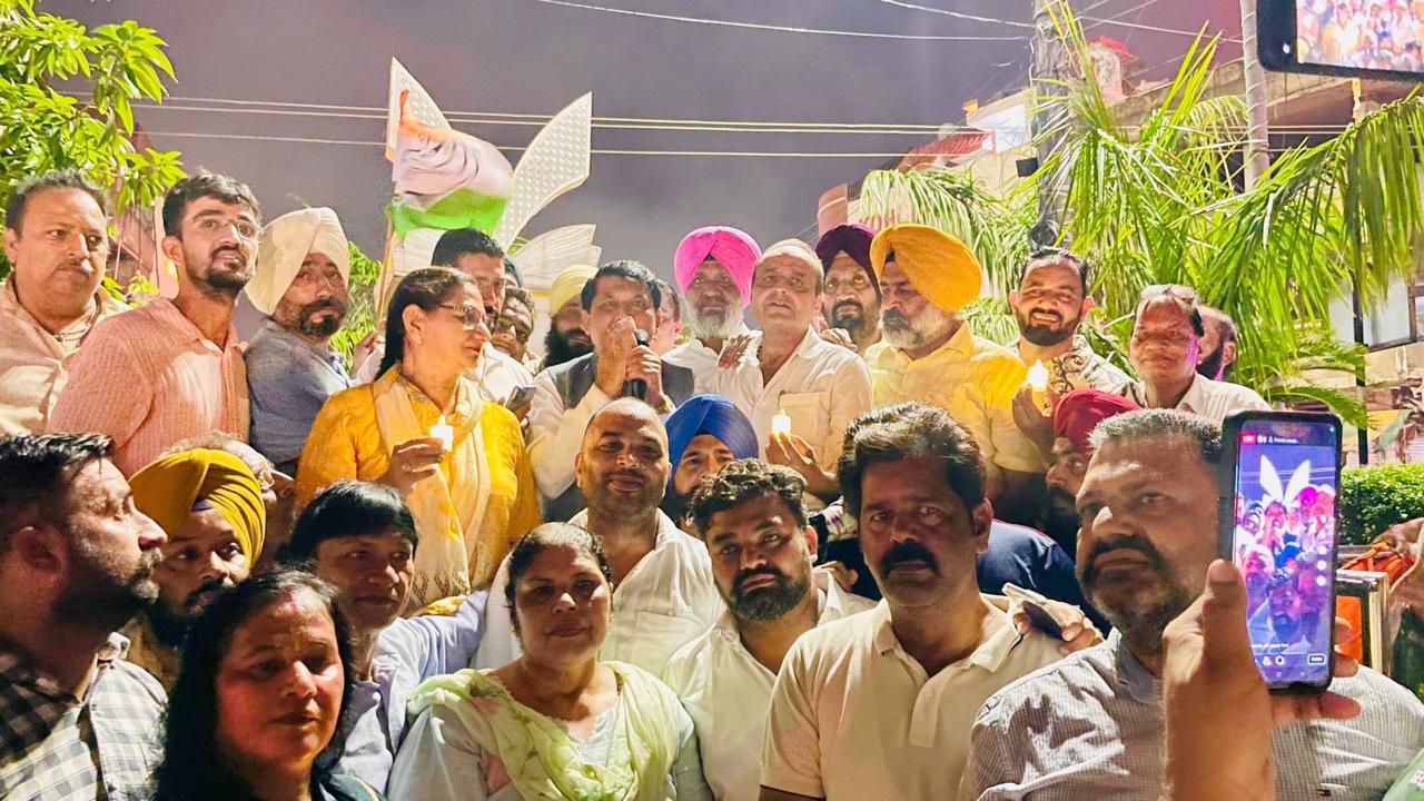 ਜਿਲਾ ਕਾਂਗਰਸ ਕਮੇਟੀ ਸ਼ਹਿਰੀ ਅਤੇ ਦਿਹਾਤੀ ਵਲੋ ਵੋਟ ਚੋਰ ਗੱਦੀ ਛੋੜ ਮੁਹਿੰਮ ਦੇ ਤਹਿਤ ਕੈਂਡਲ ਮਾਰਚ ਕੱਢਿਆ