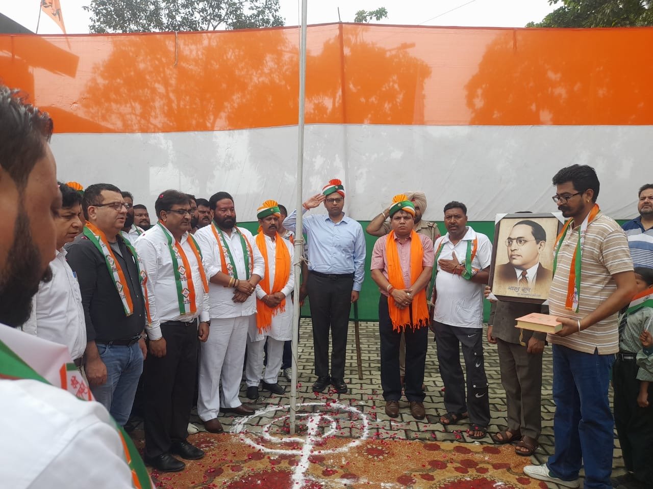 ਨਗਰ ਨਿਗਮ ਦੀ ਡਰਾਈਵਰ ਐਂਡ ਟੈਕਨੀਕਲ ਯੂਨੀਅਨ ਵੱਲੋਂ ਲੰਮਾ ਪਿੰਡ ਚੌਕ ਵਰਕਸ਼ਾਪ ਵਿਖੇ ਆਜ਼ਾਦੀ ਦਿਵਸ ਮਨਾਇਆ । 