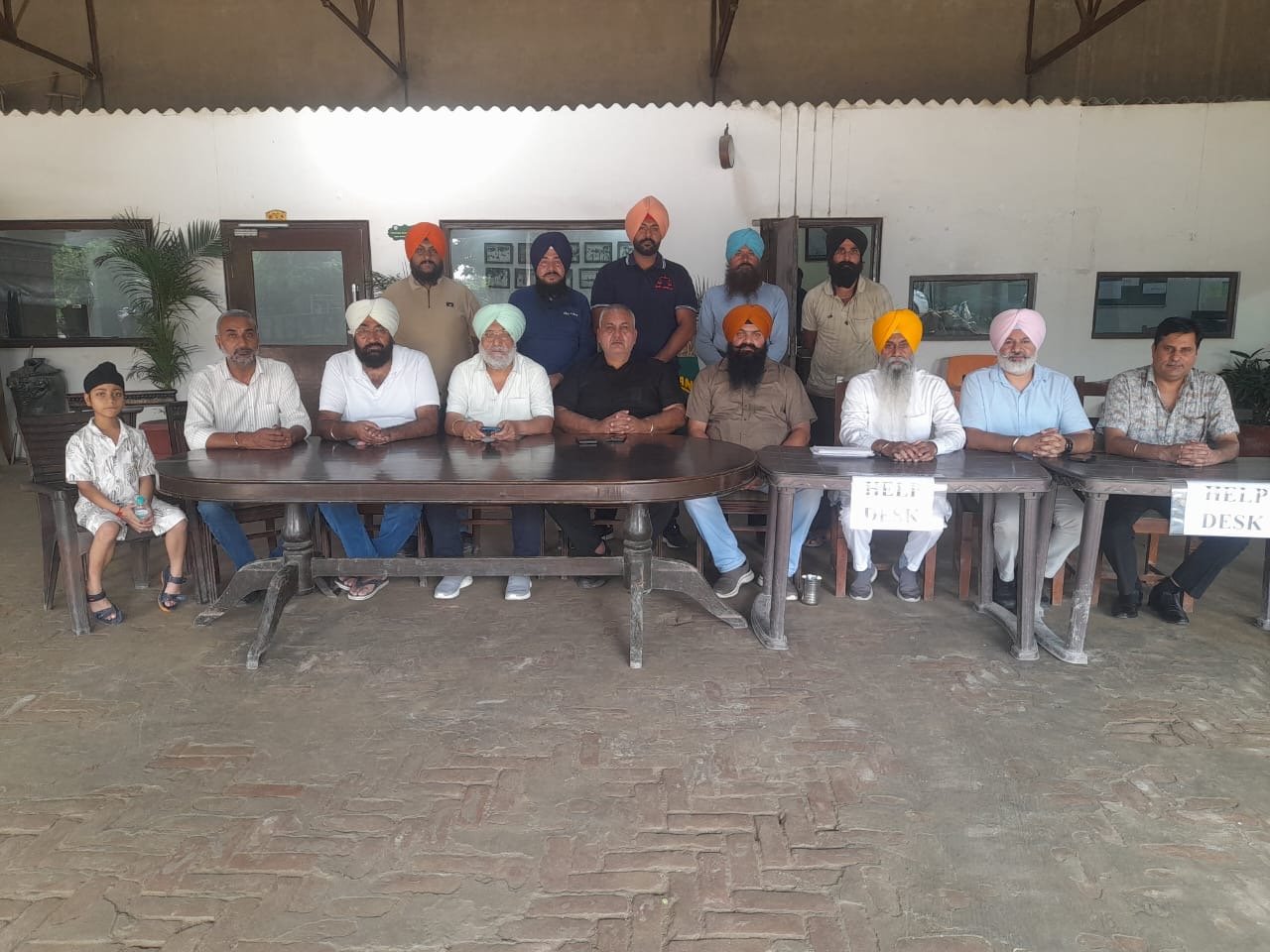 ਯੂਥ ਅਕਾਲੀ ਦਲ ਨੌਜਵਾਨ ਦੁਆਰਾ ਪੀੜਤਾਂ ਤੱਕ ਪਹੁੰਚਾਈ ਜਾ ਰਹੀ ਹੈ ਰਾਹਤ ਸਮੱਗਰੀ ਹਰਿੰਦਰ ਫਾਰਮ ਬਣਾਇਆ ਗਿਆ ਹੈ ।