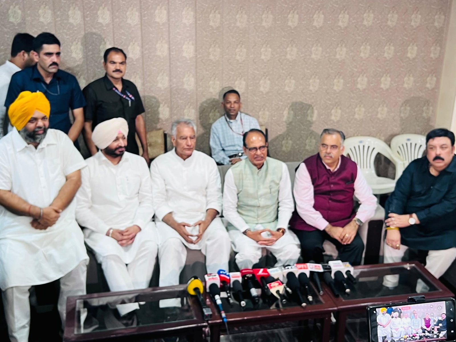 जब-जब देश पर संकट आया, पंजाब ने हमेशा अपने सीने पर झेला': केंद्रीय कृषि मंत्री शिवराज सिंह चौहान  पढ़ें पूरी खबर 