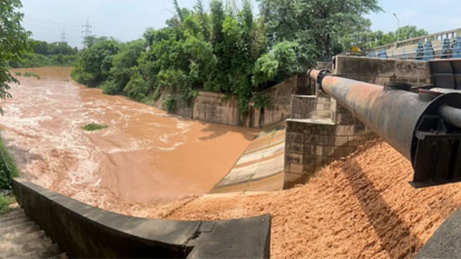 चंडीगढ़ में फिर मंडराया खतरा! सुखना लेक के फ्लड गेट खुले, अलर्ट 