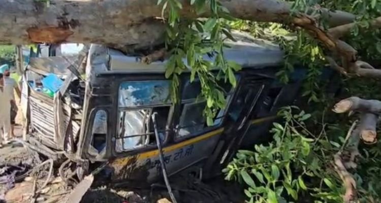 पटियाला में भीषण बस हादसा: 140 यात्री सवार पीआरटीसी बस पेड़ से टकराई