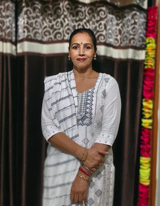 ਵਾਰਡ ਨੰਬਰ 63 ਆਰਿਆ ਨਗਰ ਨਵੀਂ ਸੜਕ ਤਕਰੀਬਨ 120 ਦਿਨ ਪਹਿਲੇ ਯਾਨੀ ਕਿ ਚਾਰ ਸਾਢੇ ਚਾਰ ਮਹੀਨੇ ਪਹਿਲੇ ਬਣੀ ਹੈ ਉਹ ਧਸ ਗਈ ਹੈ : ਬਲਬਵੀਰ ਕੌਰ 