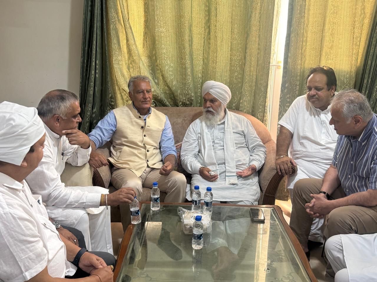 भाजपा के प्रदेश अध्यक्ष सुनील जाखड़ ने जालंधर के पूर्व लोकसभा सांसद महेंद्र सिंह केपी के पुत्र रिची केपी के निधन पर प्रकट किया शोक ।