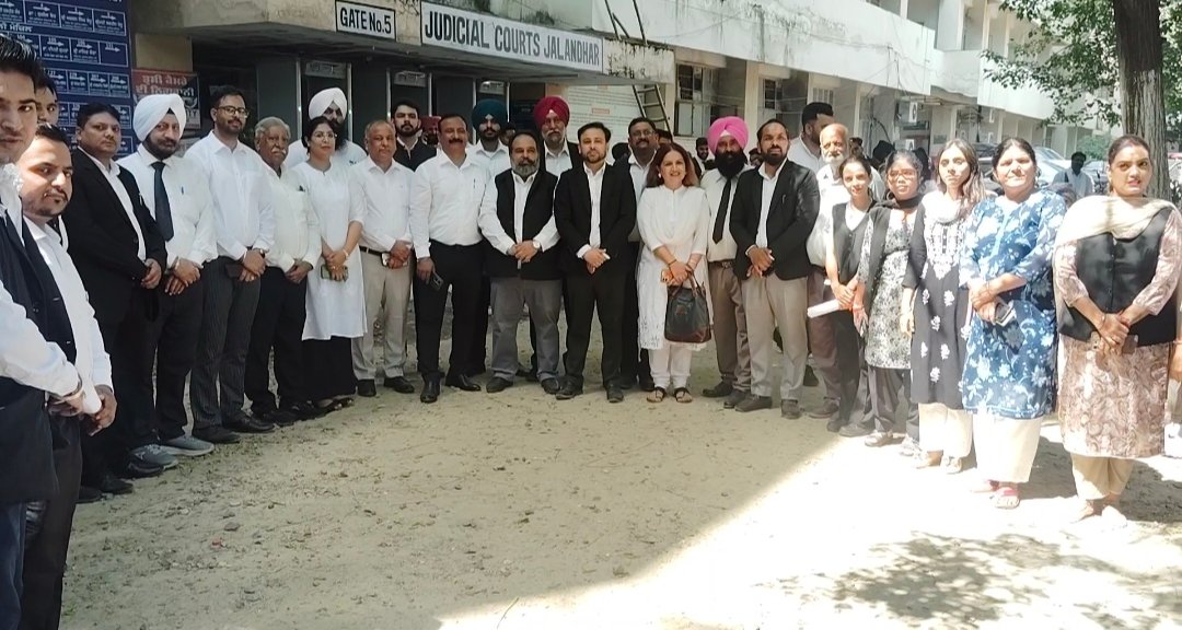 जालंधर में आज वकीलों का NO WORK DAY, लेकिन क्यों...जानने के लिए   पढ़ें पूरी खबर 