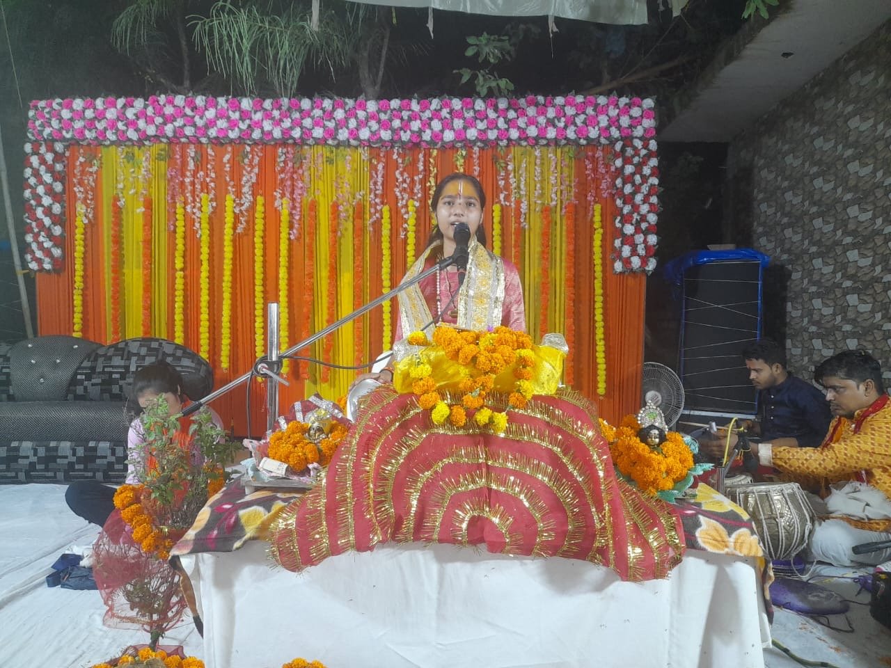 ਅੱਜ ਭਾਗਵਤ ਕਥਾ ਵਿੱਚ ਭਗਵਾਨ ਕ੍ਰਿਸ਼ਨ ਕੀ ਲੀਲਾ ਦਾ ਗੁਣਗਾਨ ਕੀਤਾ ਗਿਆ  ।