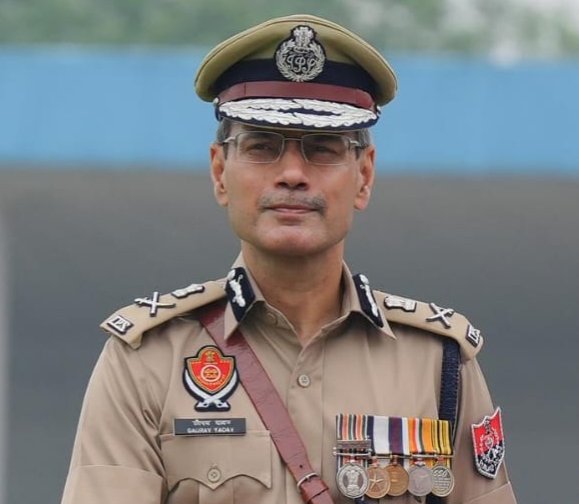 डीजीपी ने सुरक्षा व्यवस्था बढ़ाने के दिए निर्देश  गौरव यादव ने जालंधर में कॉस्टेबल भर्ती रैली का किया निरीक्षण  पढ़े पूरी खबर 
