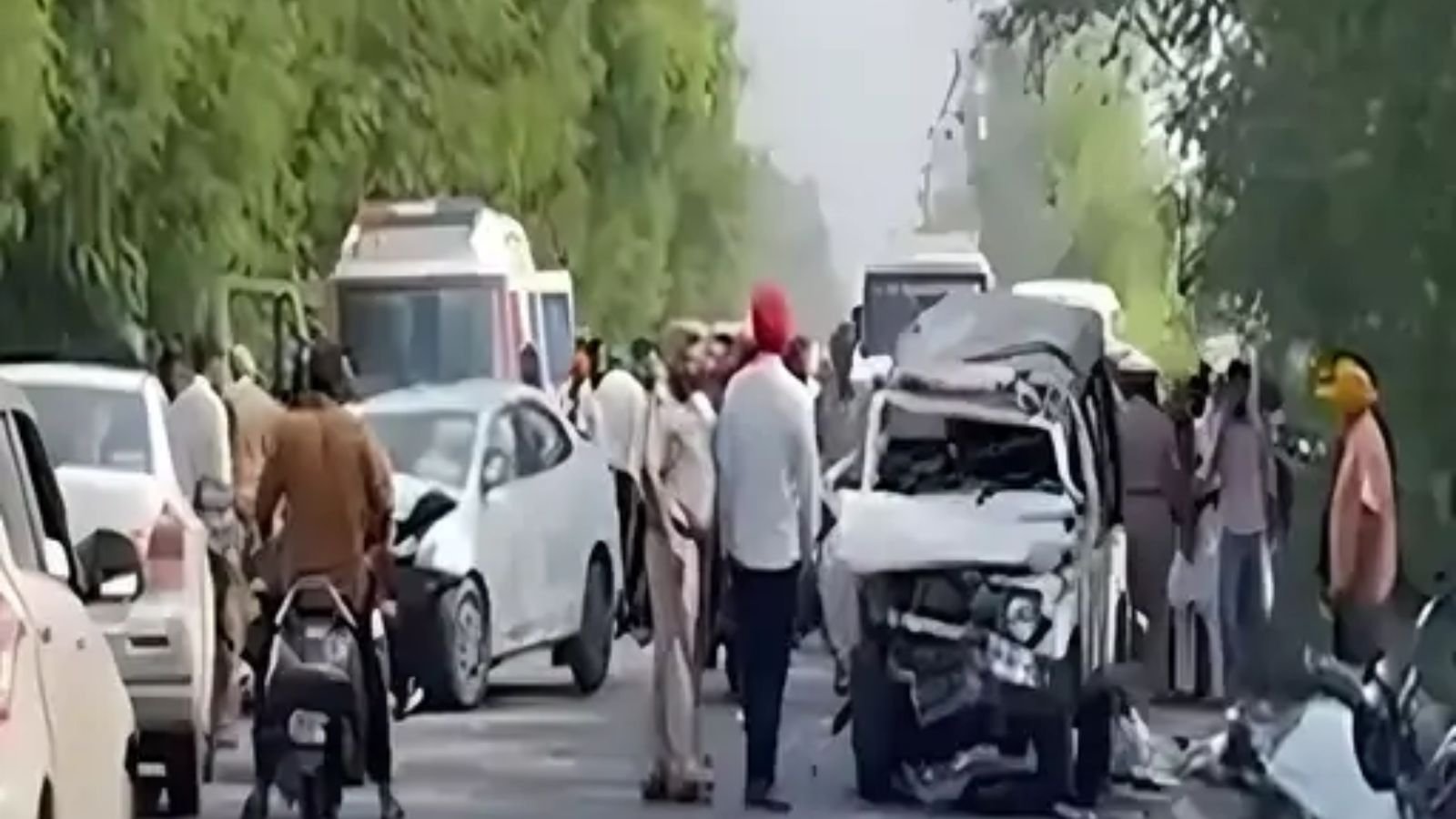 पंजाब कैबिनेट मंत्री के काफिले का एक्सीडेंट, हादसे में बाल-बाल बचे