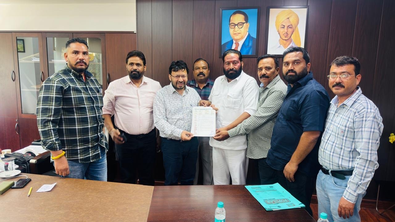 ਲੋਕਲ ਬਾੜੀ ਮੰਤਰੀ ਰਾਜਜੋਤ ਨੂੰ ਮਿਲੀਆਂ ਨਗਰ ਨਿਗਮ ਜਲੰਧਰ ਦੀਆਂ ਨਗਰ ਨਿਗਮ ਯੂਨੀਅਨਾਂ ।