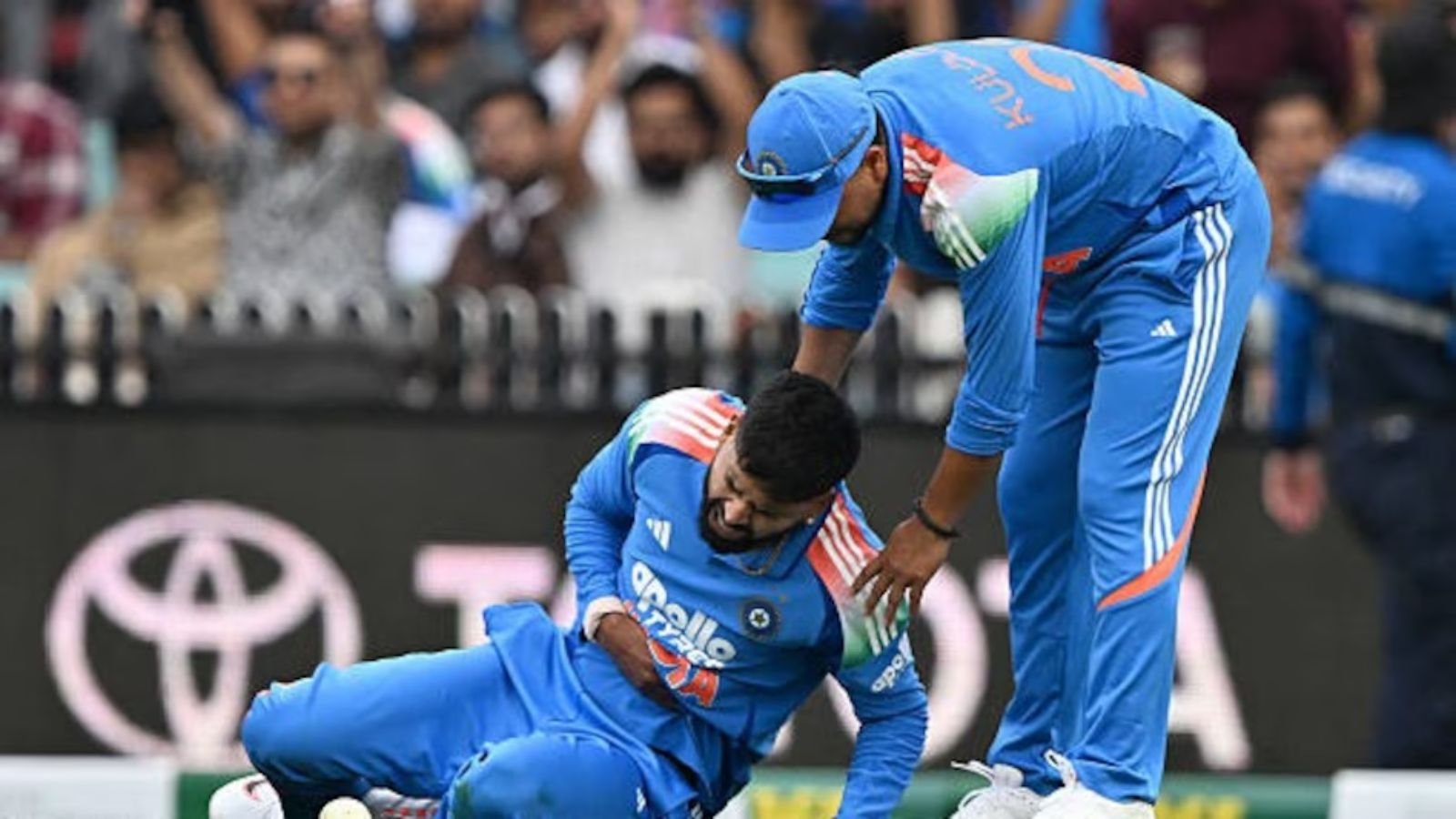 टीम इंडिया का यह क्रिकेटर ICU में भर्ती, मैच के दौरान पसलियों में लगी थी चोट